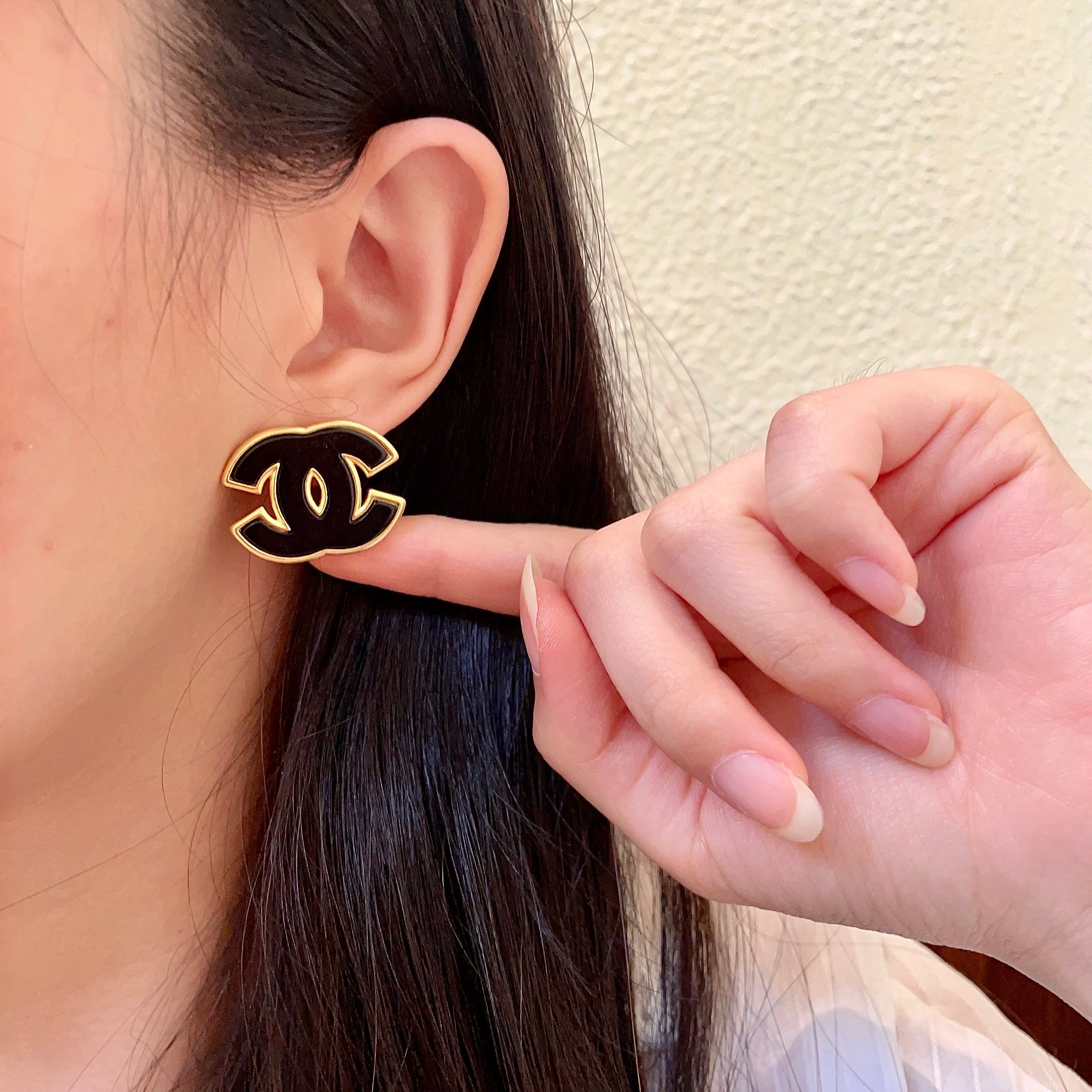 香奈儿✨经典双C耳钉