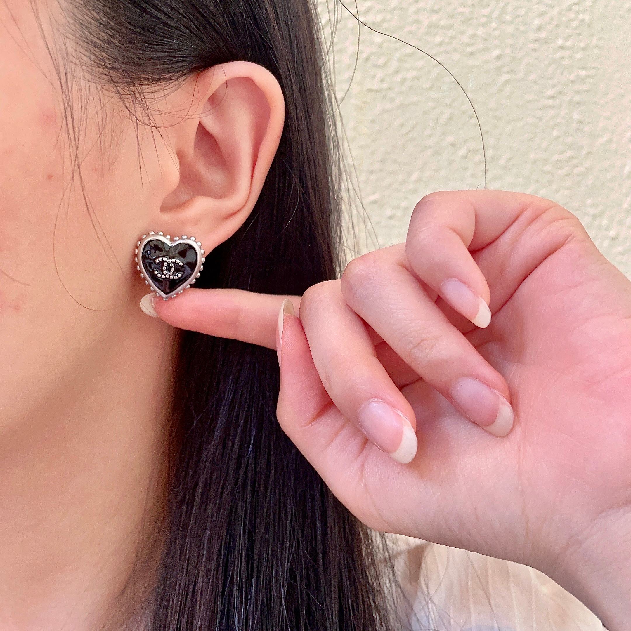 香奈儿✨爱心❤️双C耳钉