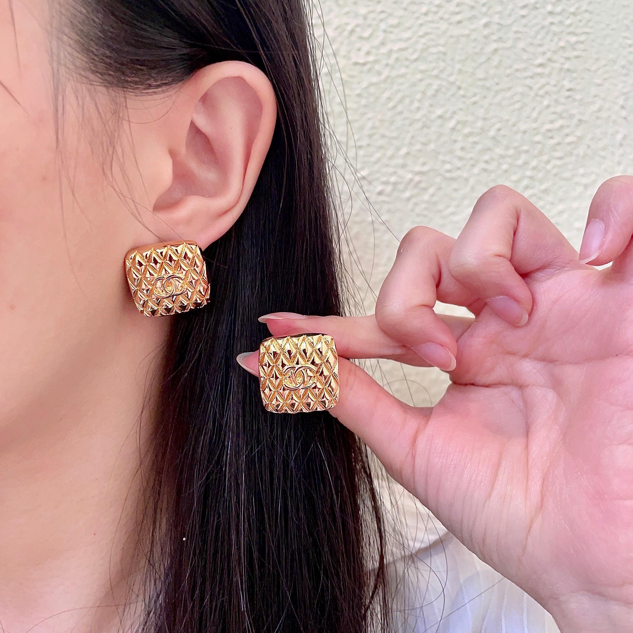 Серьги гвоздики