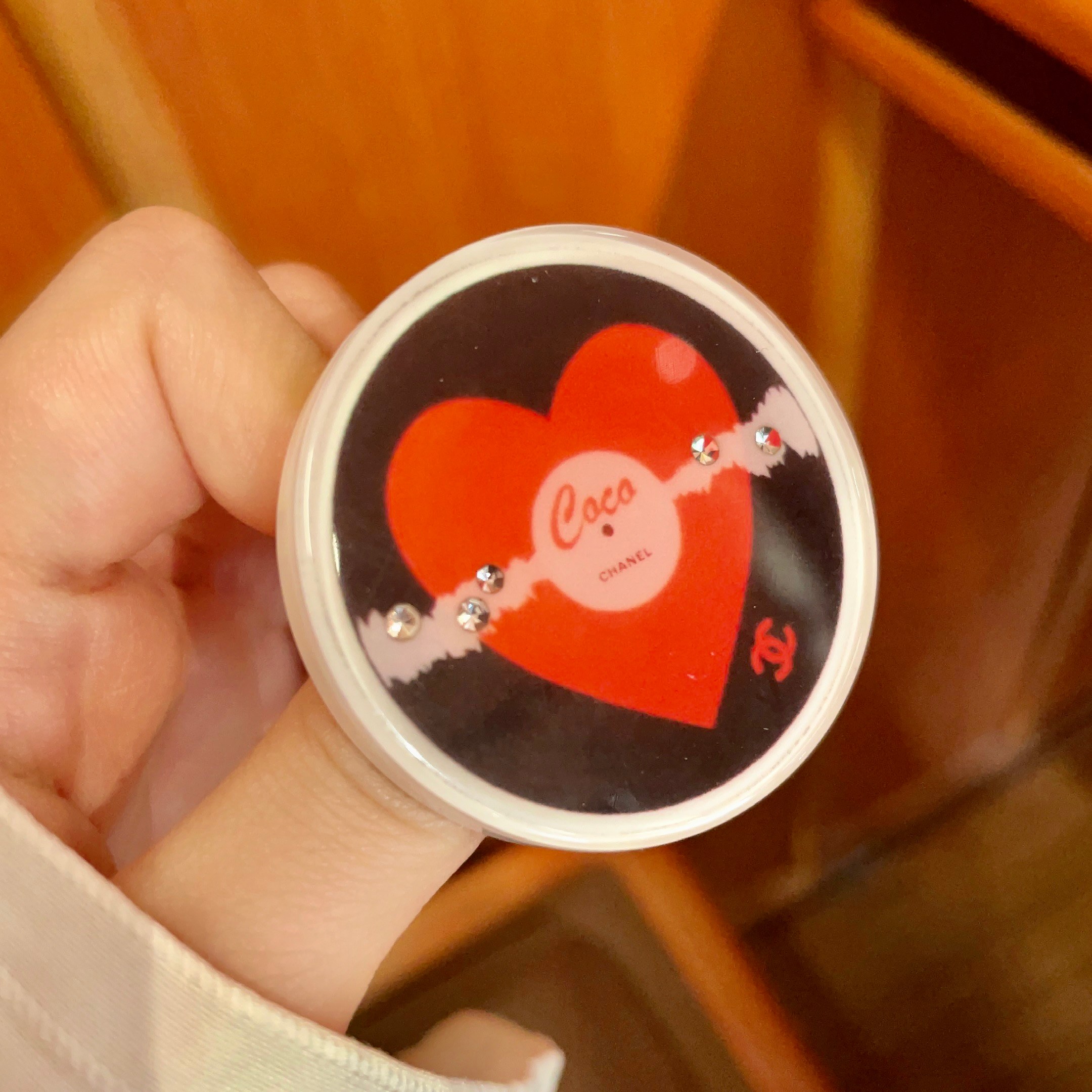 香奈儿✨爱心❤️字母双C胸针
