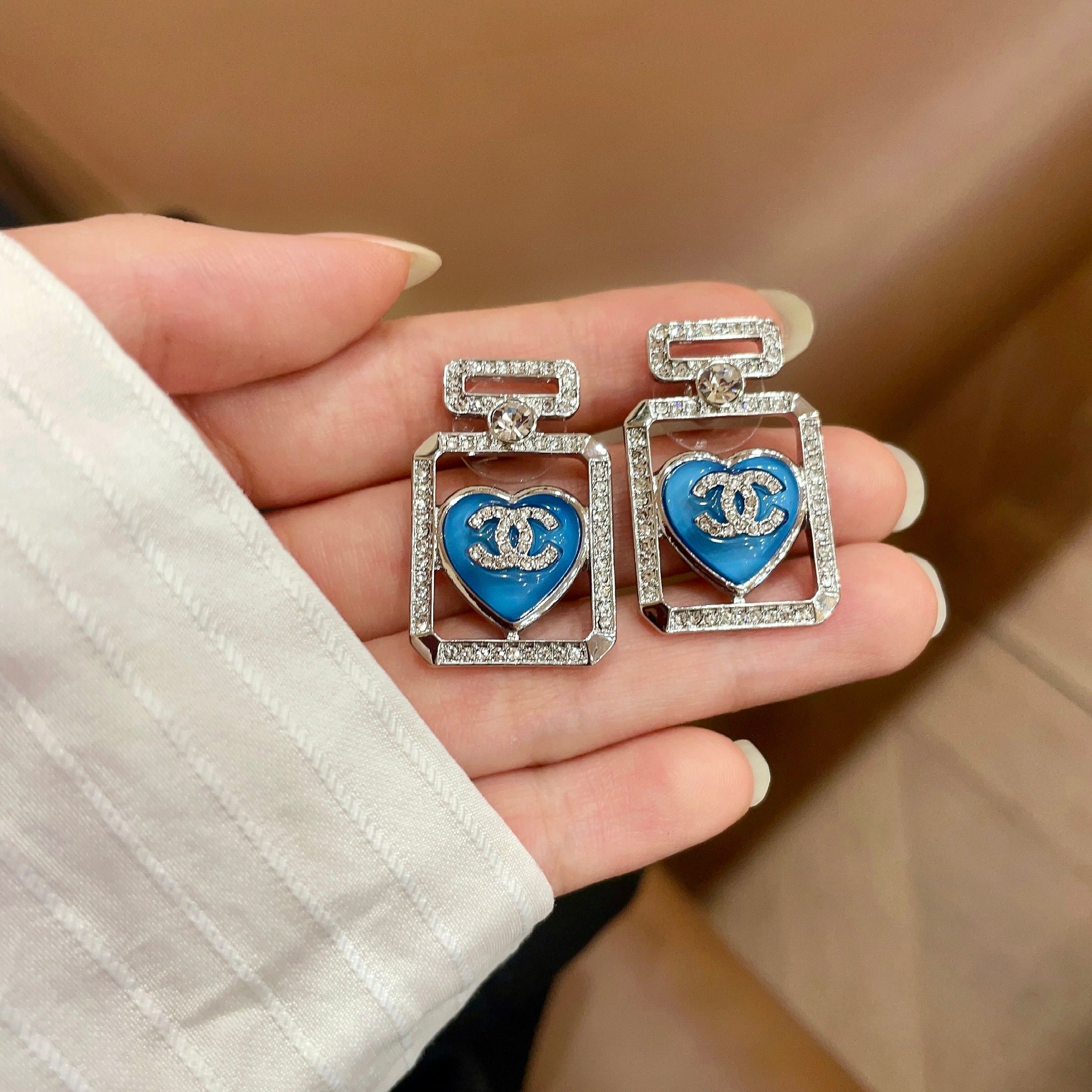 香奈儿✨爱心❤️双C耳钉