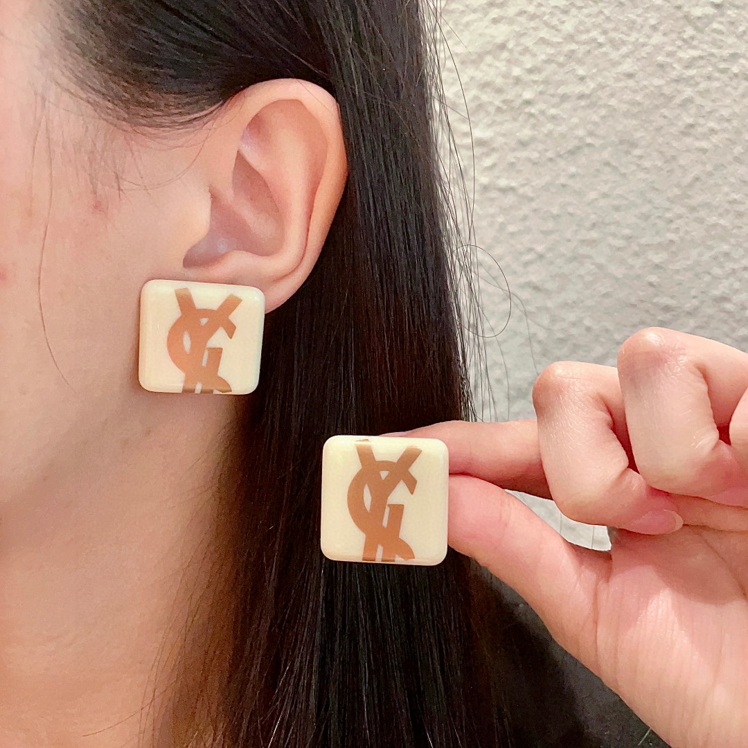 圣罗兰✨经典字母耳钉