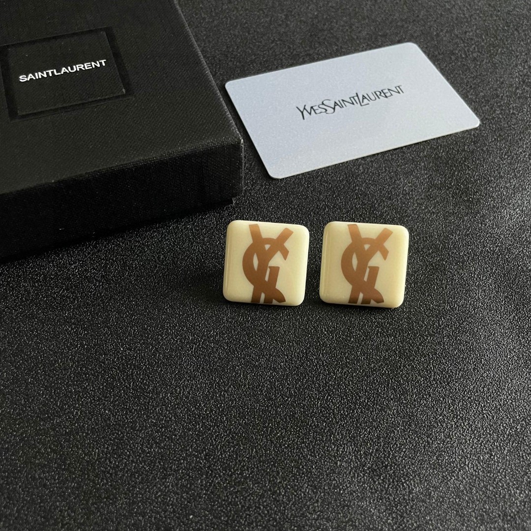 圣罗兰✨经典字母耳钉