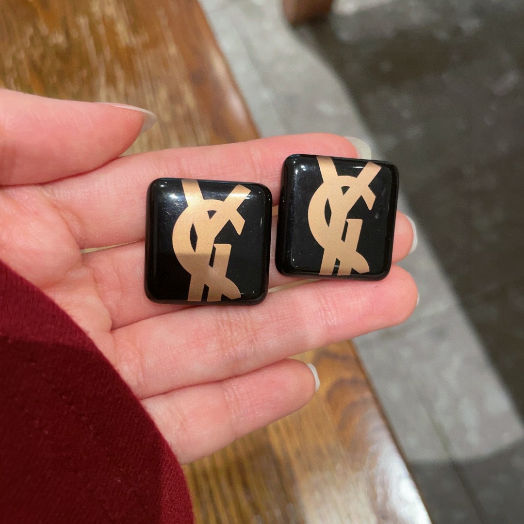圣罗兰✨经典字母耳钉