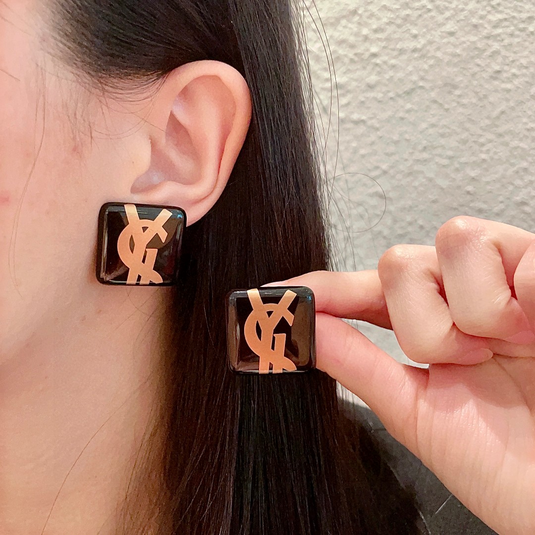圣罗兰✨经典字母耳钉