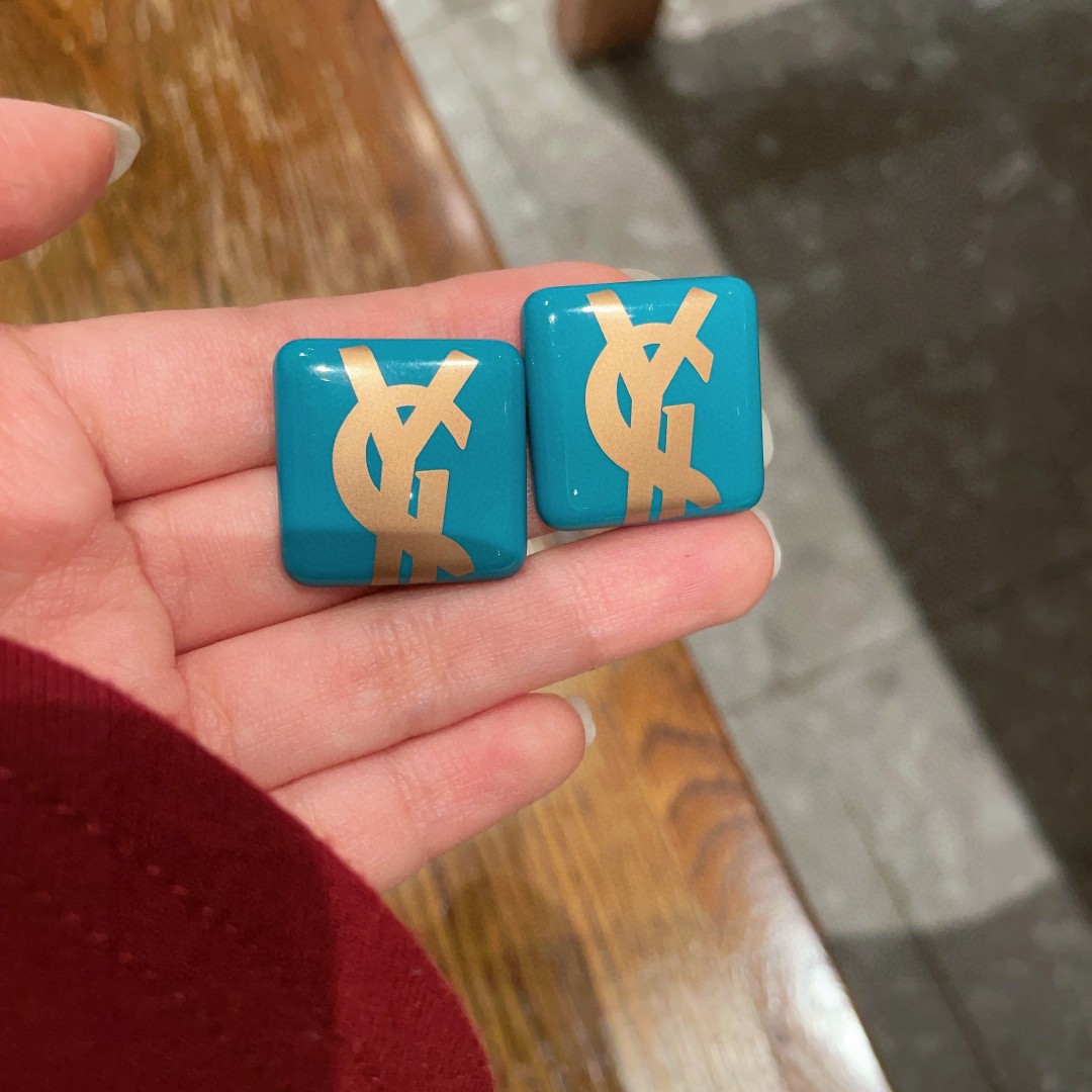 圣罗兰✨经典字母耳钉