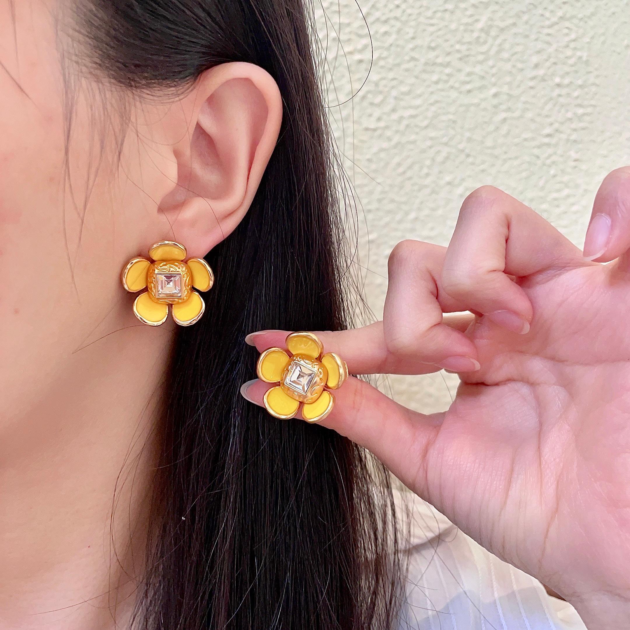 San Lorenzo✨flores clásicas🌸pendientes de flor