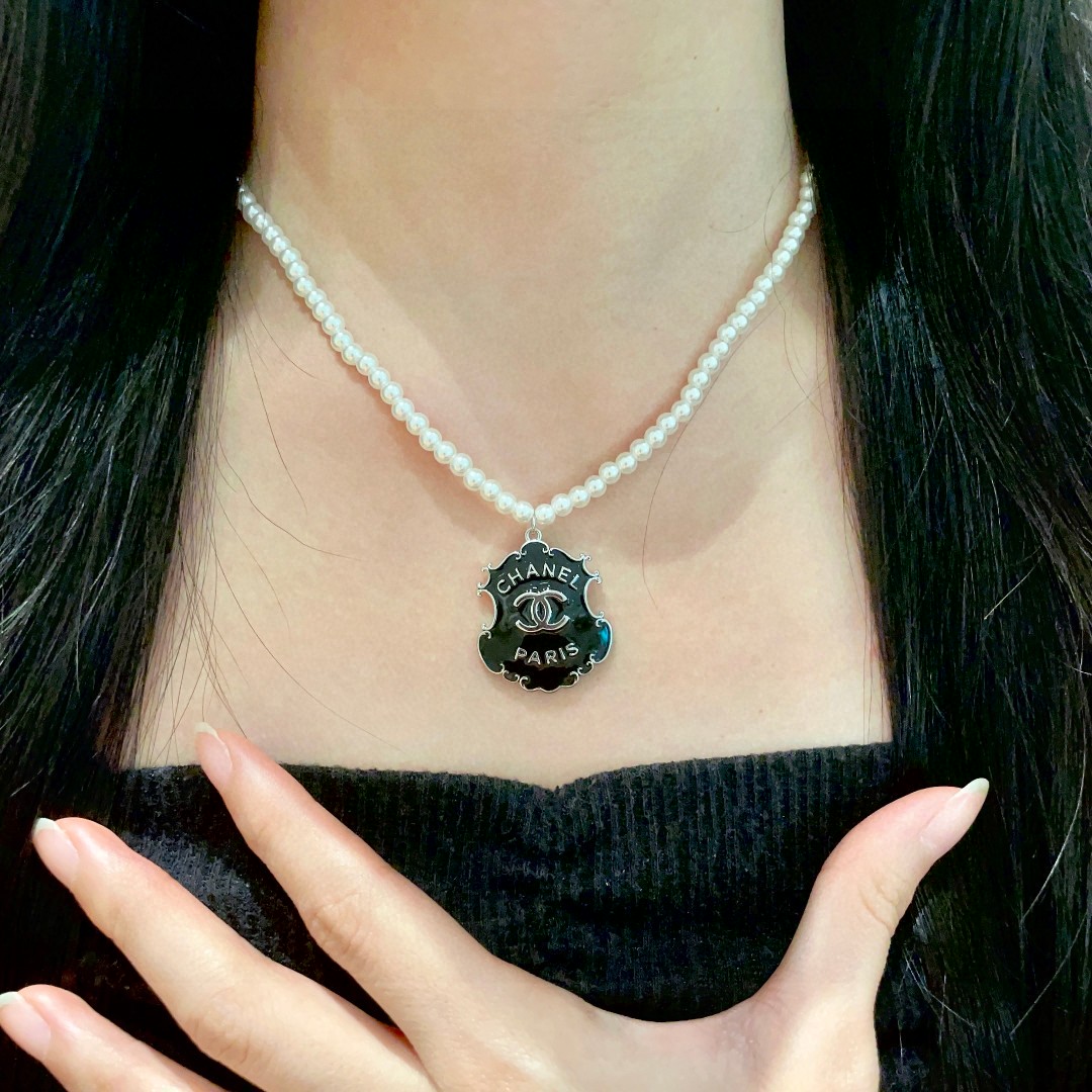 Chanel 香奈儿 珍珠双C字母项链