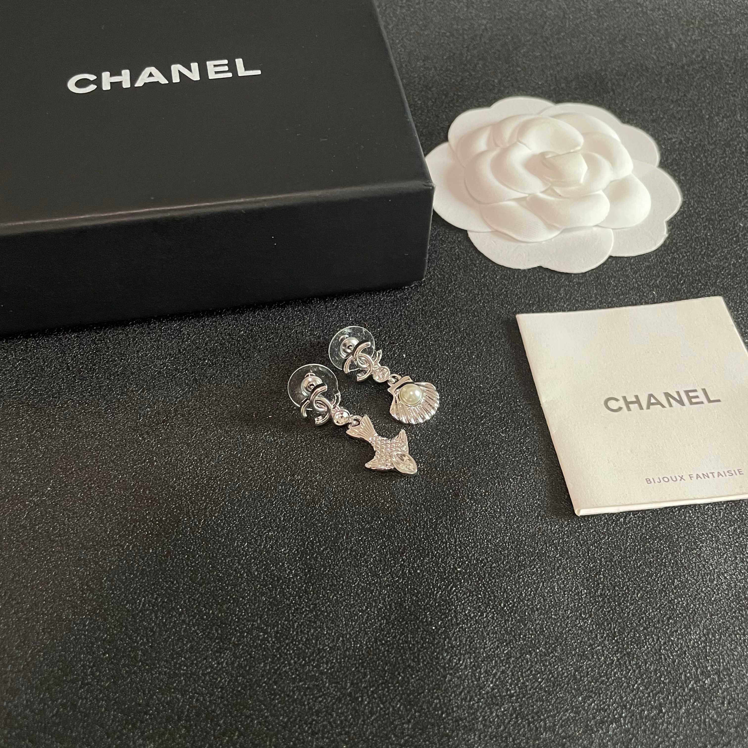 Chanel 香奈儿 双C耳环