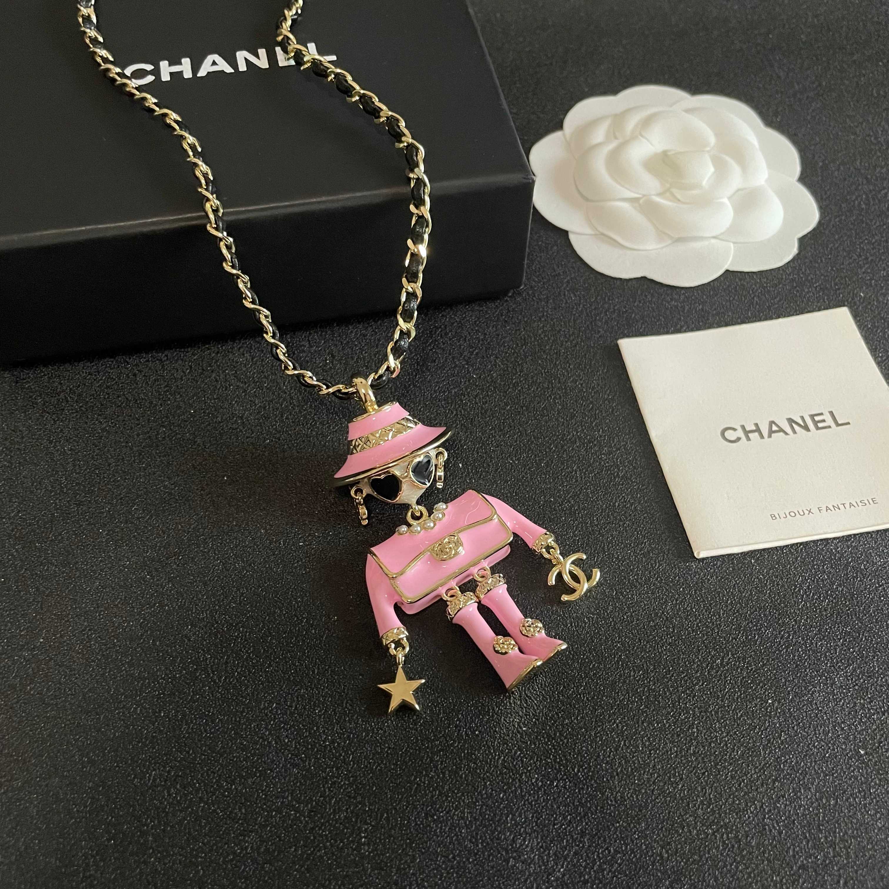 Chanel 香奈儿 皮绳项链