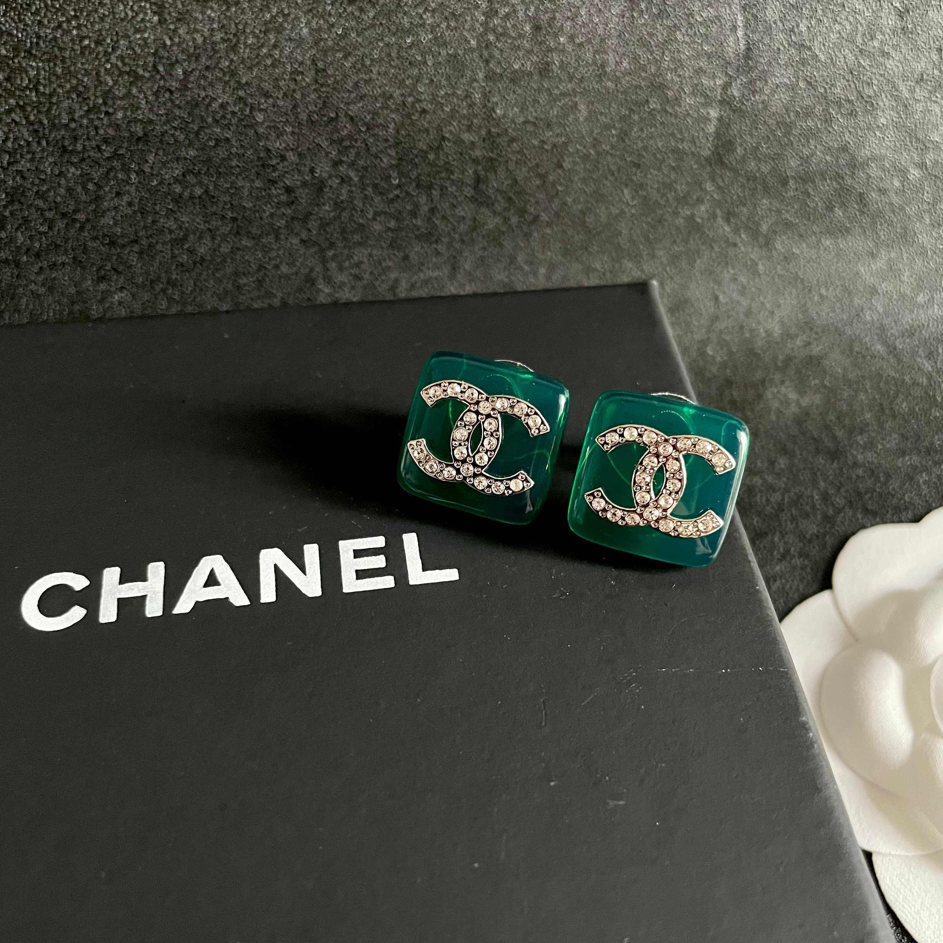 Chanel 香奈儿 双C镶钻耳钉