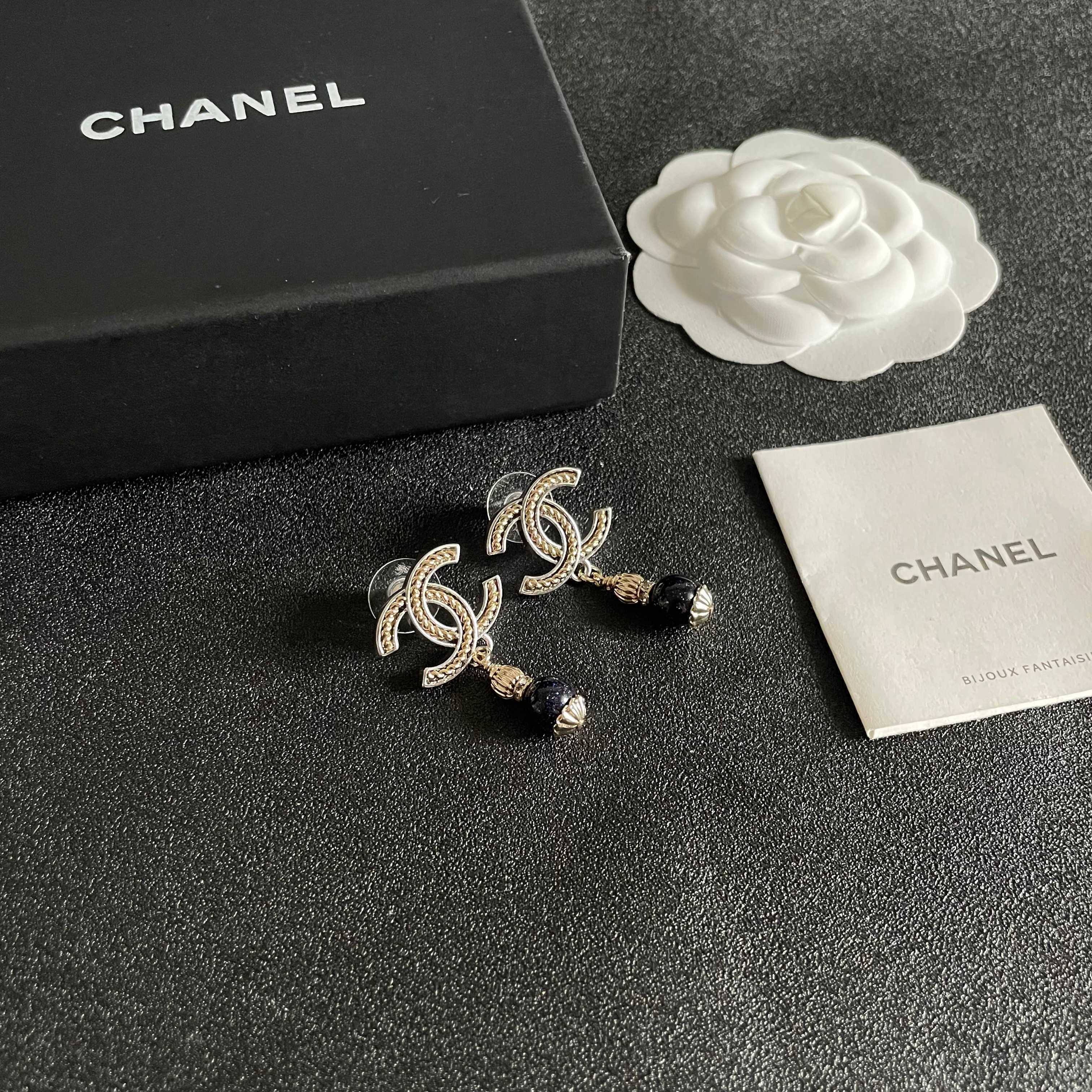 Chanel 香奈儿 双C耳环