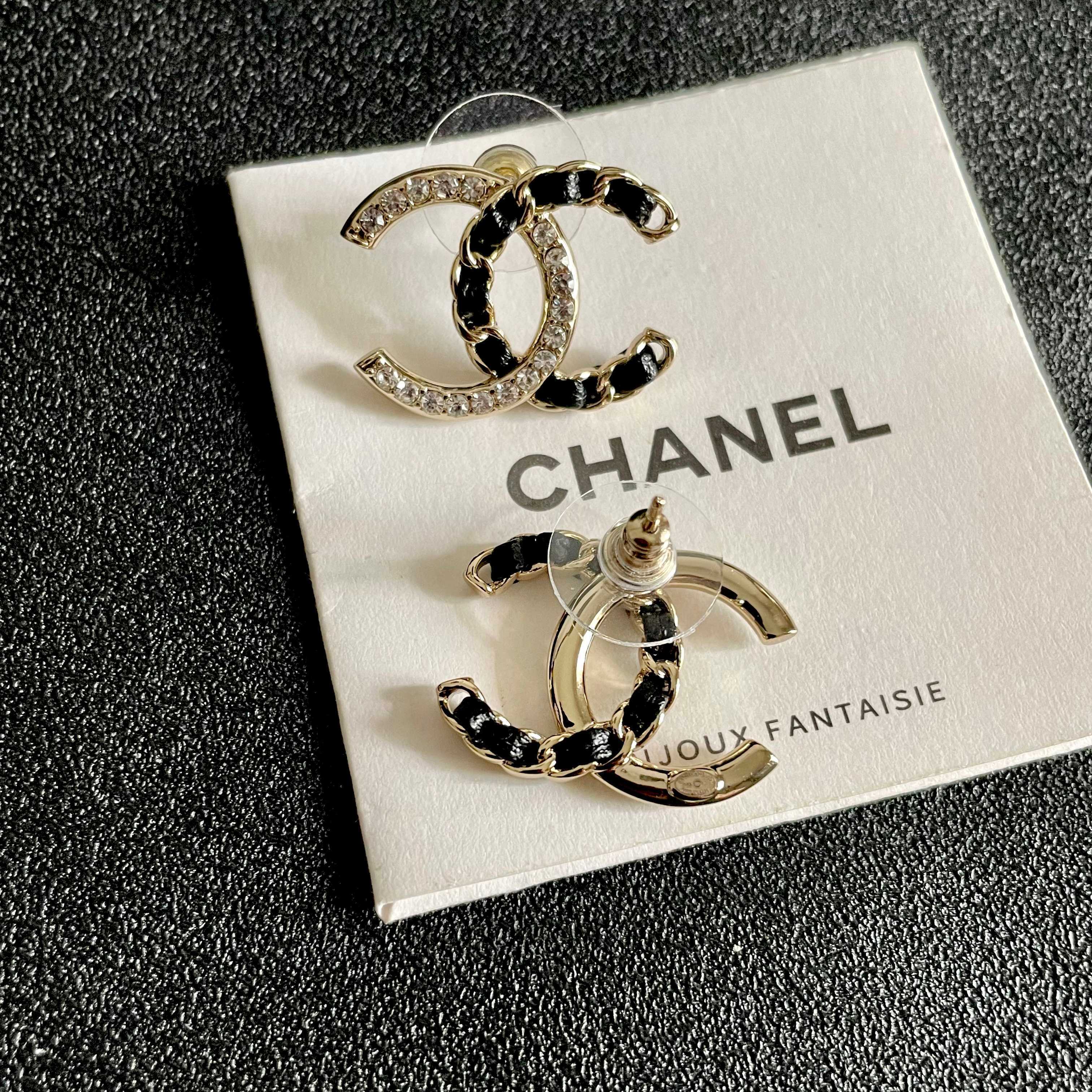 Chanel 香奈儿 皮绳双C镶钻耳钉