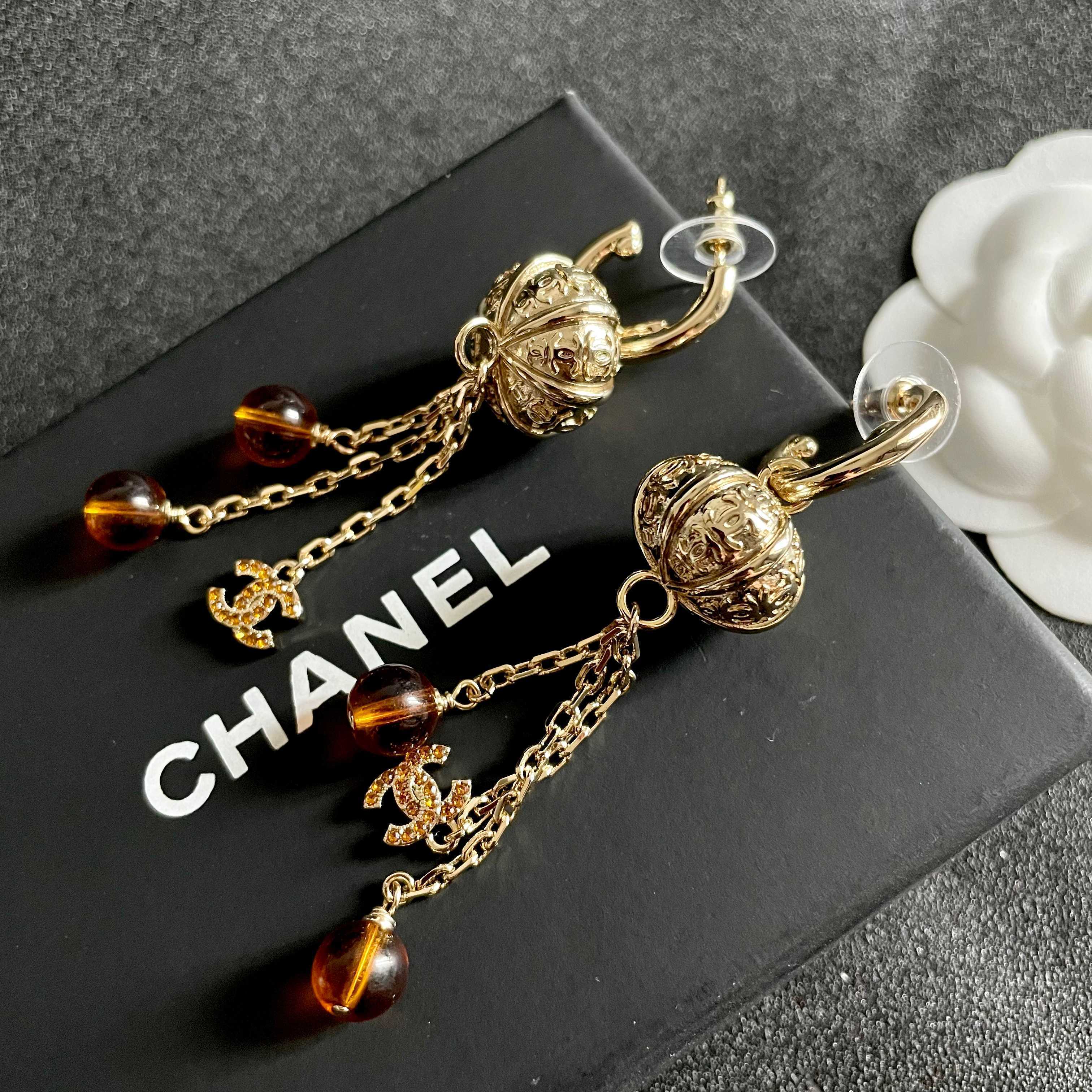 Chanel 香奈儿 双C镶钻耳环