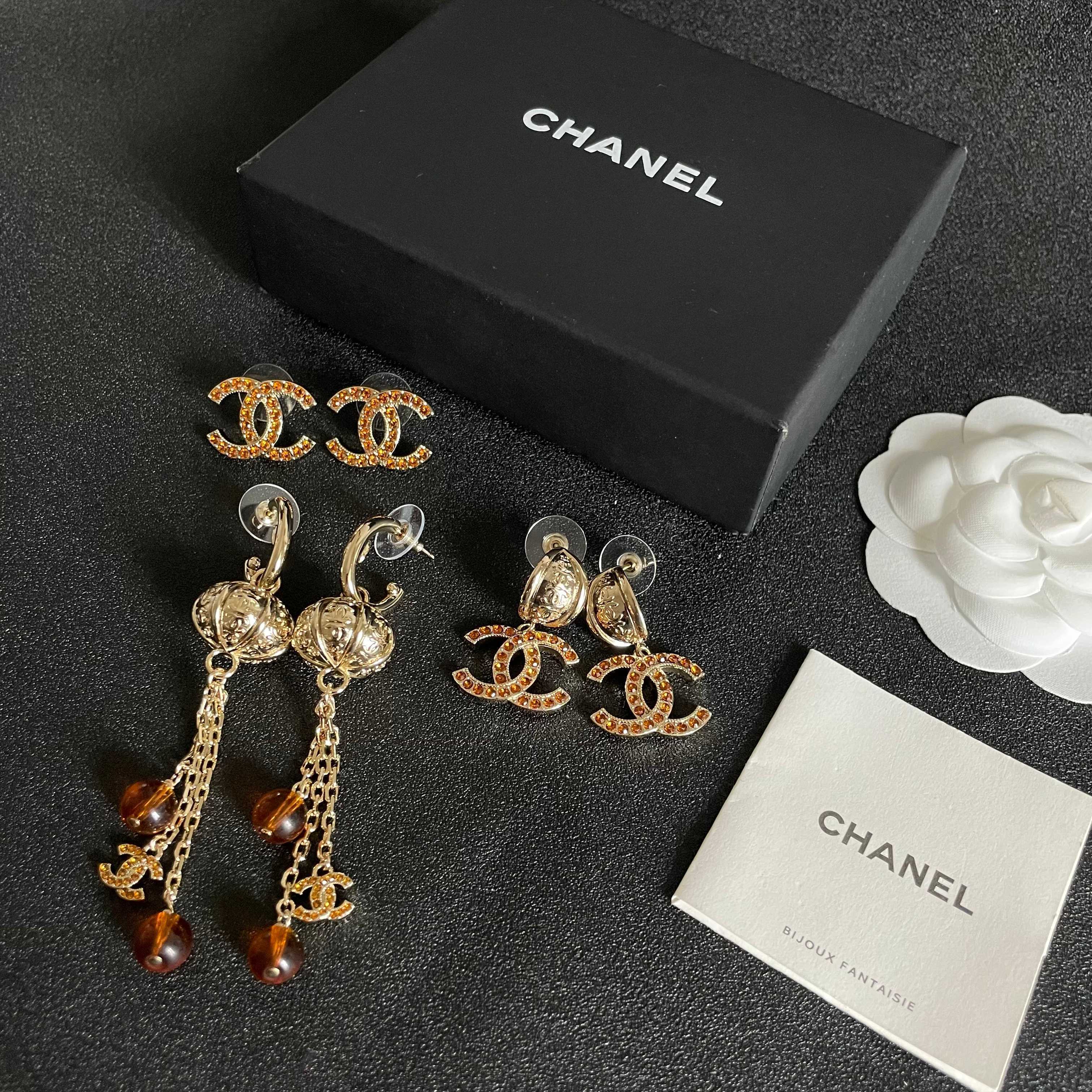 Chanel 香奈儿 双C镶钻耳钉