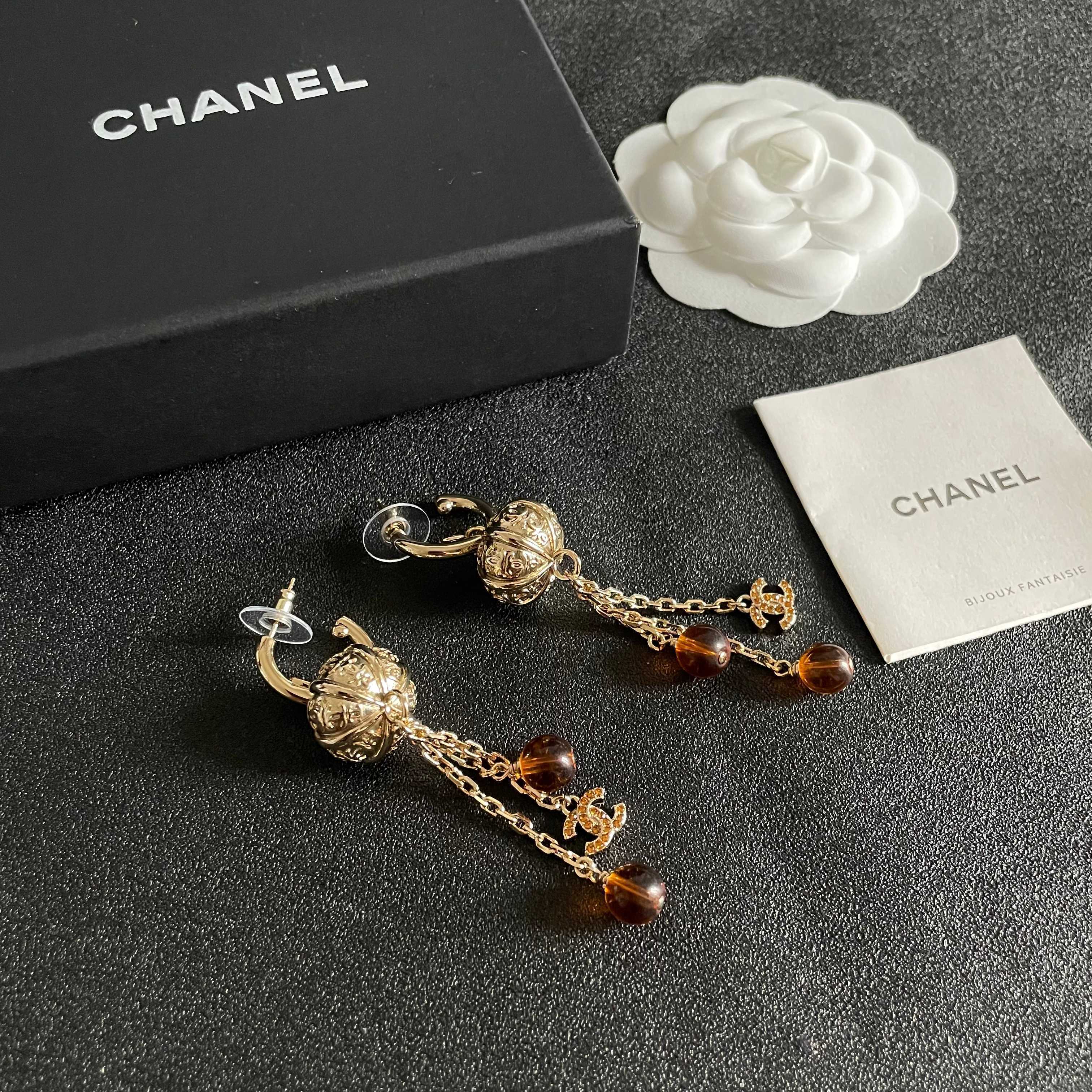 Chanel 香奈儿 双C镶钻耳环