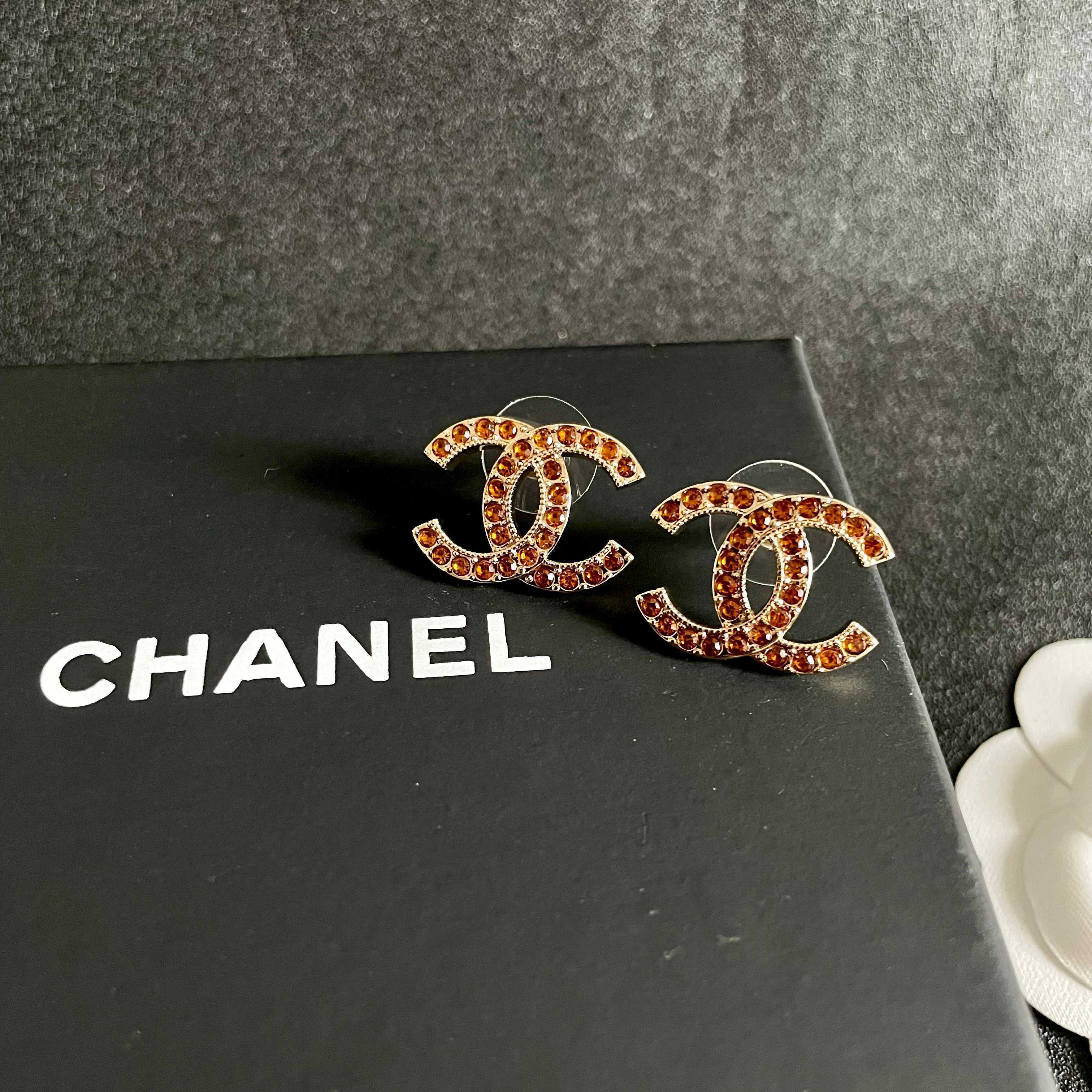 Chanel 香奈儿 双C镶钻耳钉
