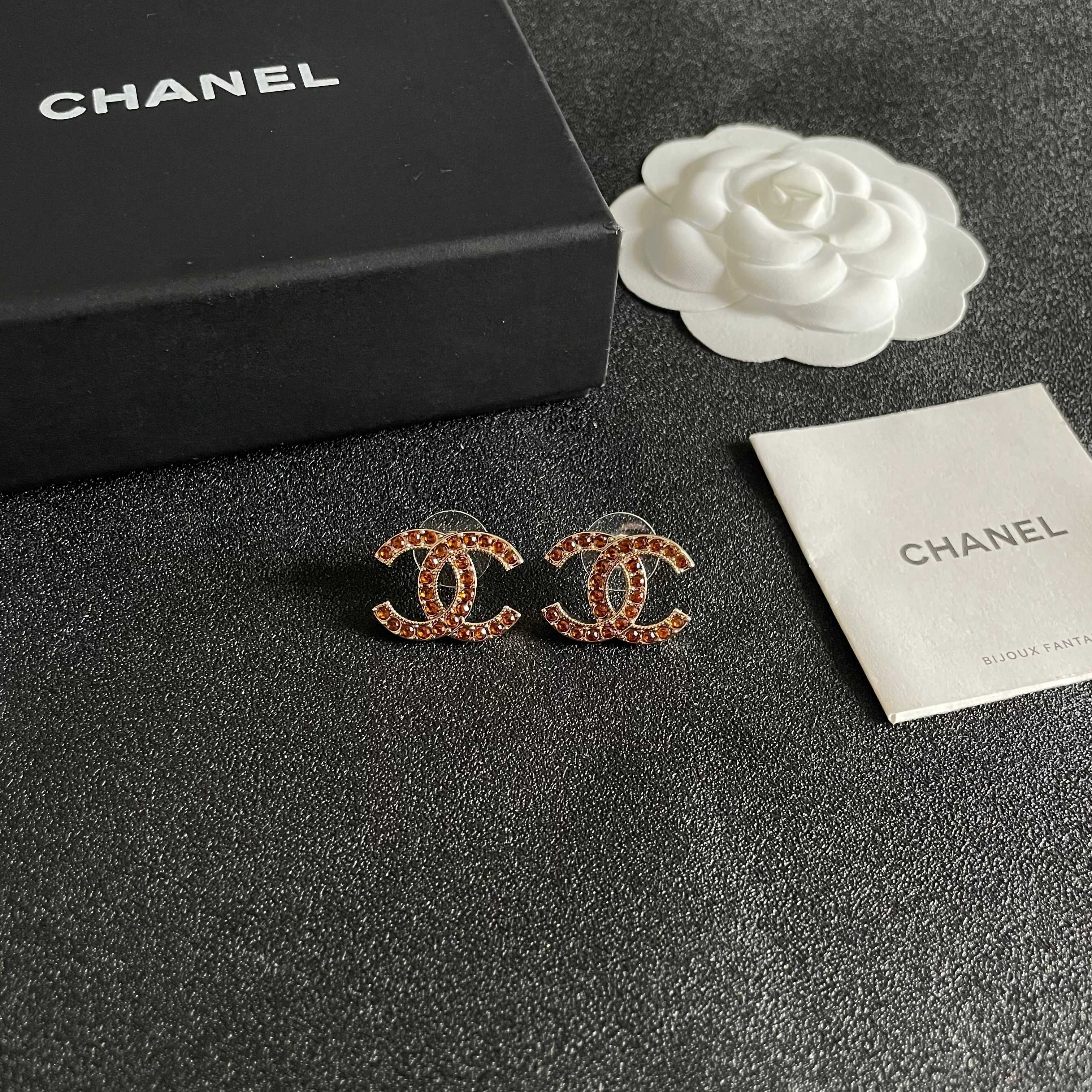 Chanel 香奈儿 双C镶钻耳钉