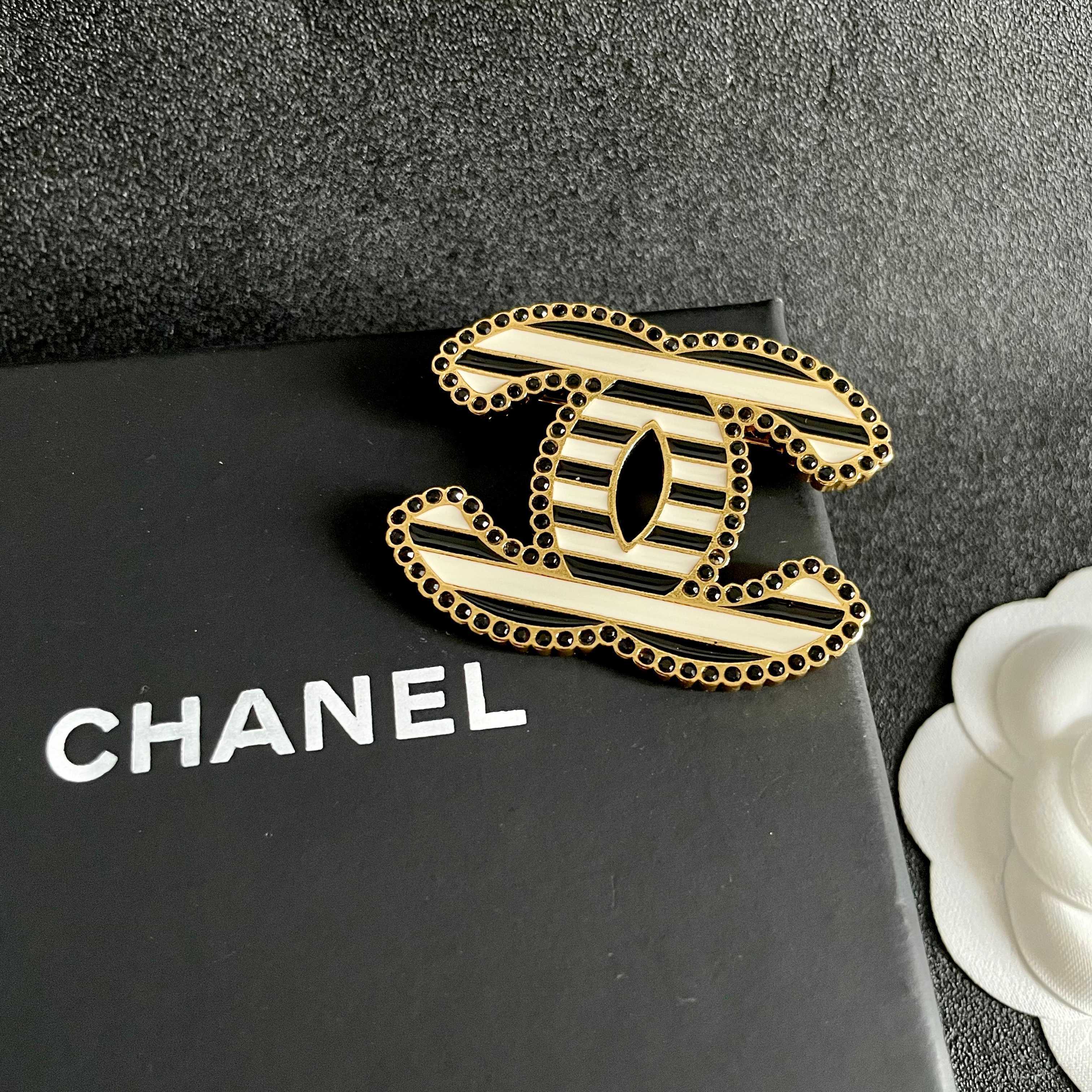 Accessories Style Accessories Accessories Accessories detail image 9 from source 780498