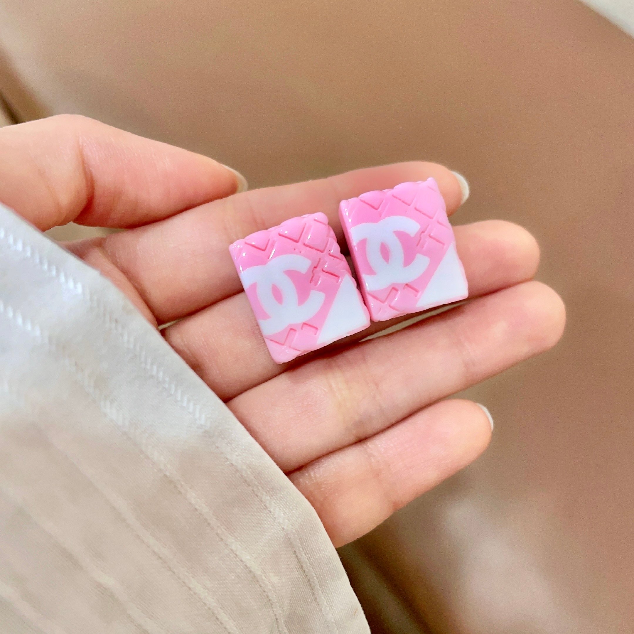 香奈儿✨棱形格双C耳钉