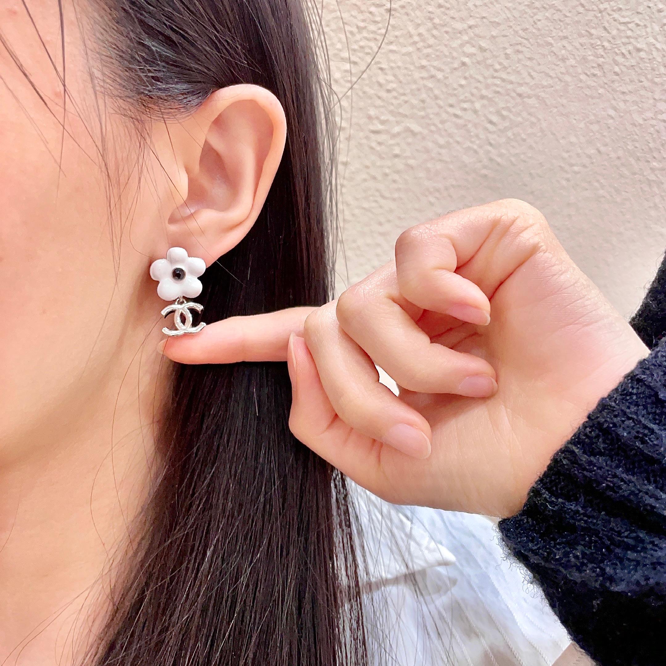 香奈儿✨山茶花双C耳环