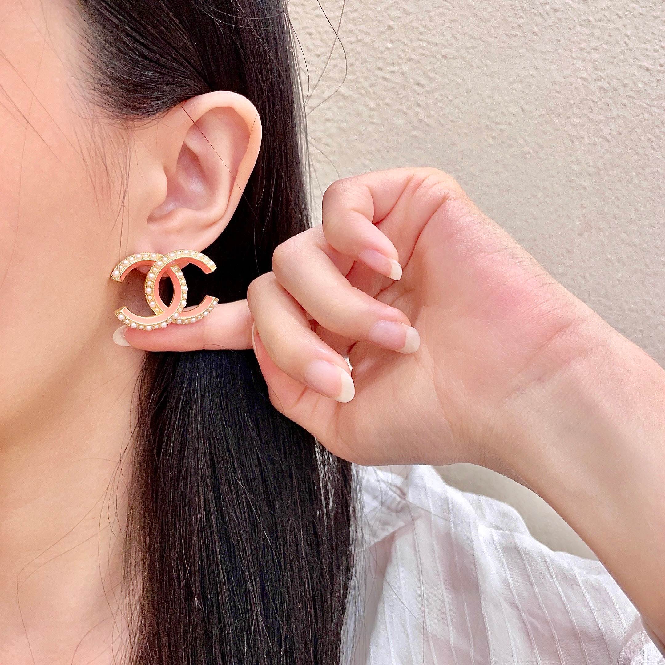 香奈儿✨珍珠经典双C耳钉