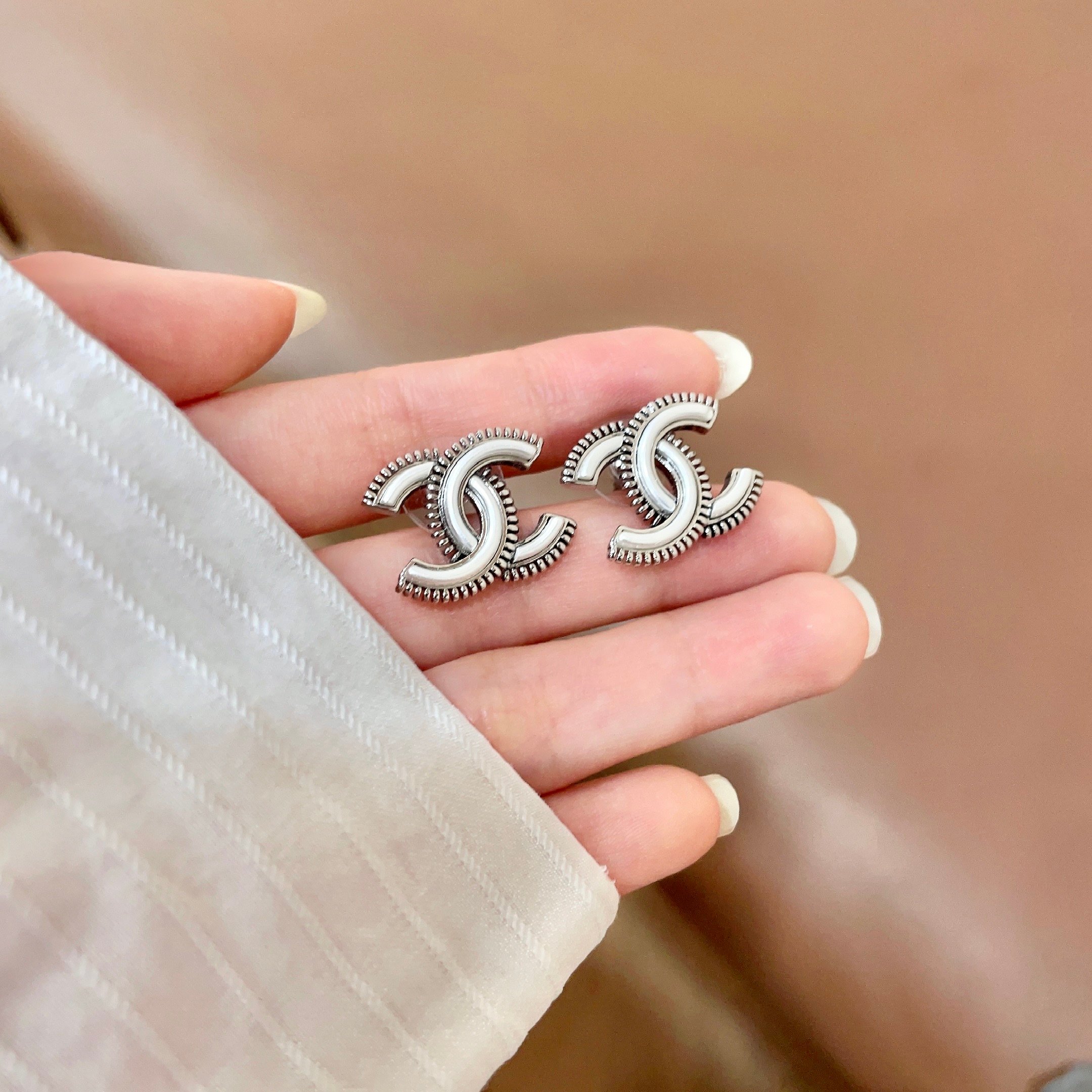 香奈儿✨经典双C耳钉