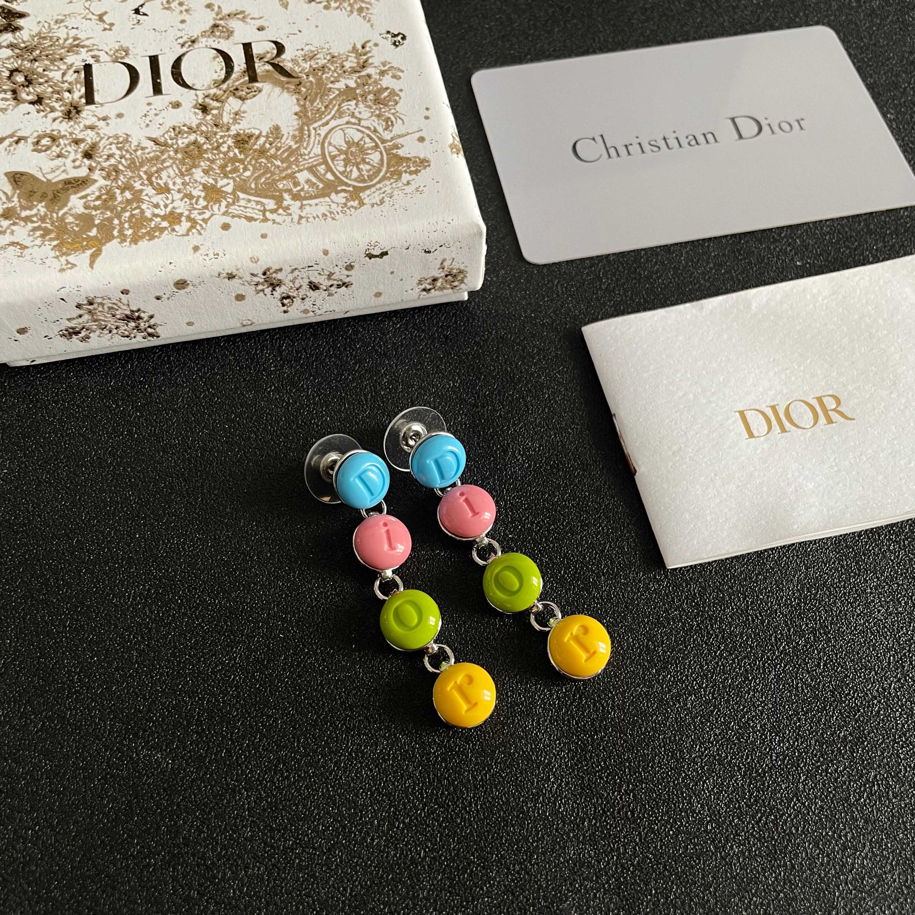 迪奥✨糖果色字母耳环