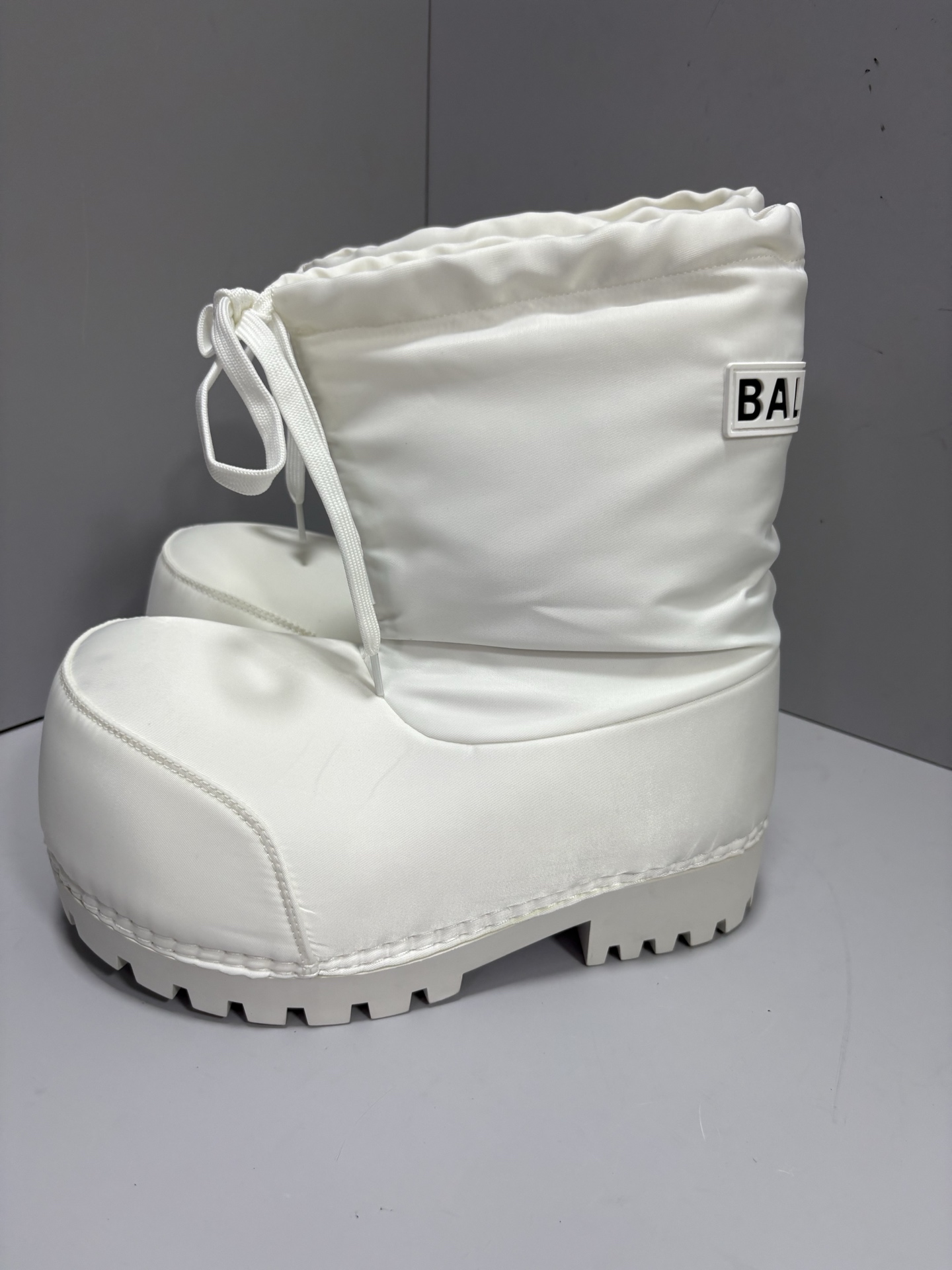 NO:351240,White snow boots 35-46,,boots19860909白色雪地靴 35-46,,boots,Men's shoes
