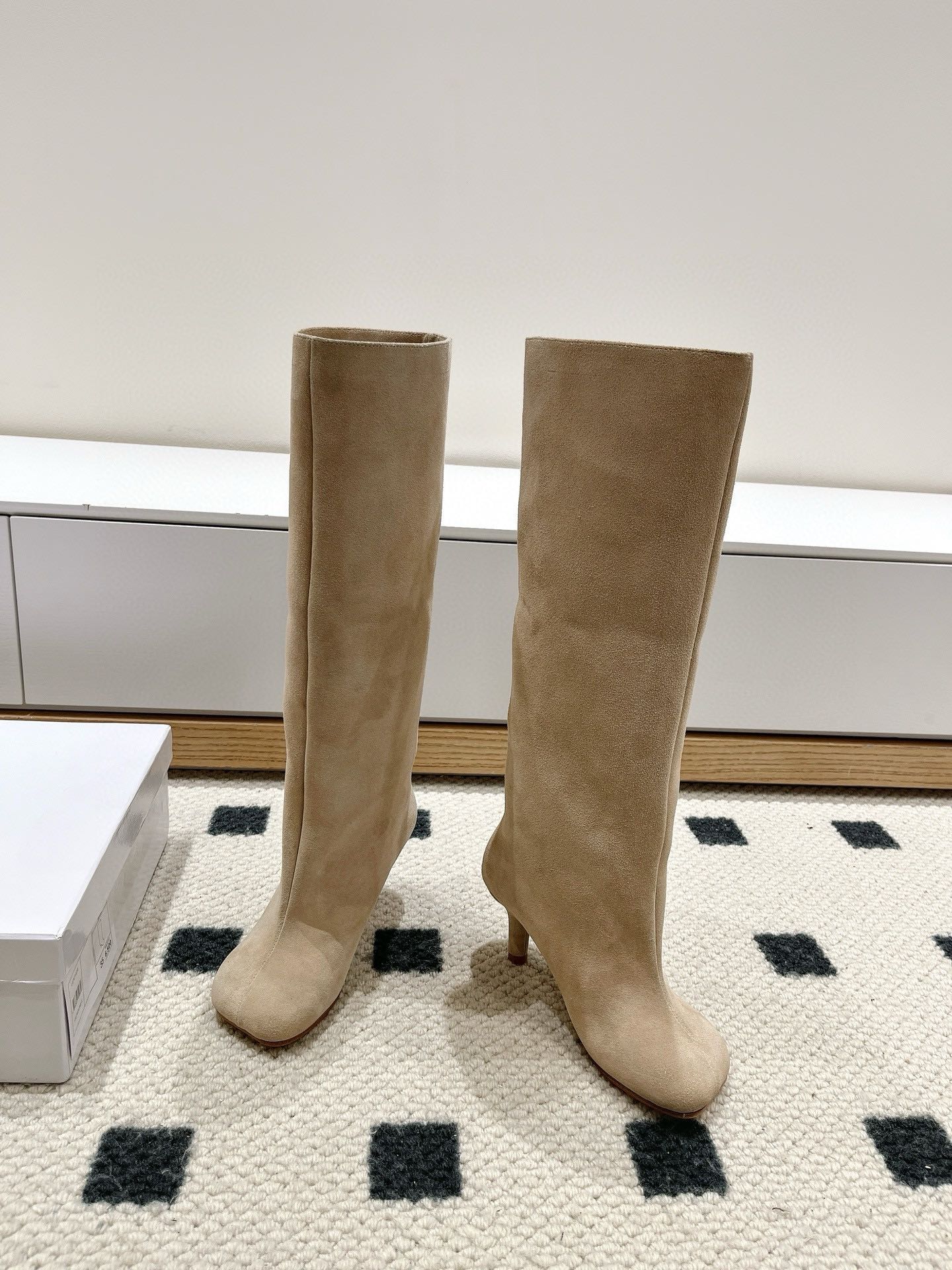 Autumn High Boots: MM-6, Shoe-Faced Oxen Skin, 35-39 Codes Available. - 图片 2