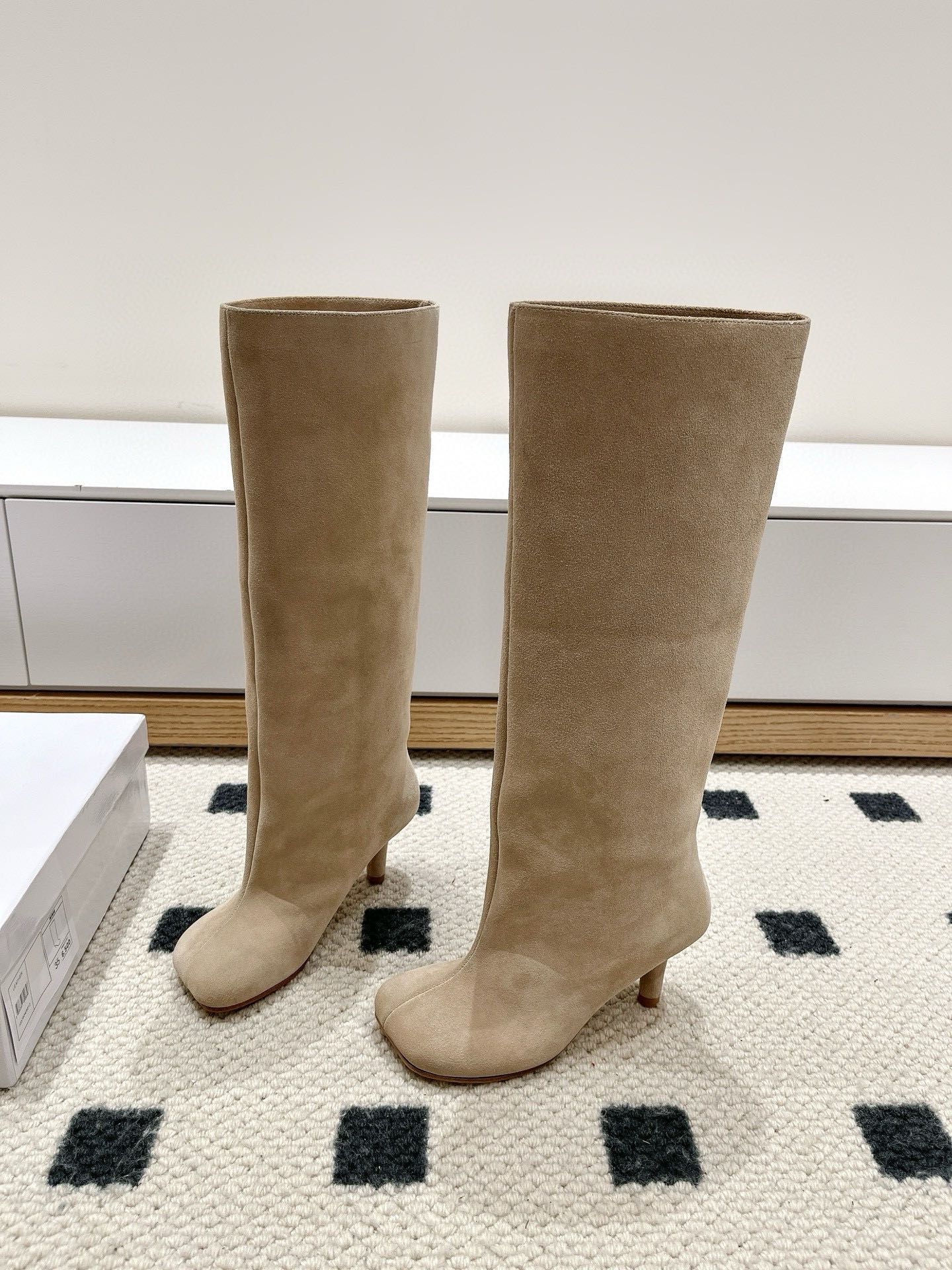 Autumn High Boots: MM-6, Shoe-Faced Oxen Skin, 35-39 Codes Available. - 图片 4