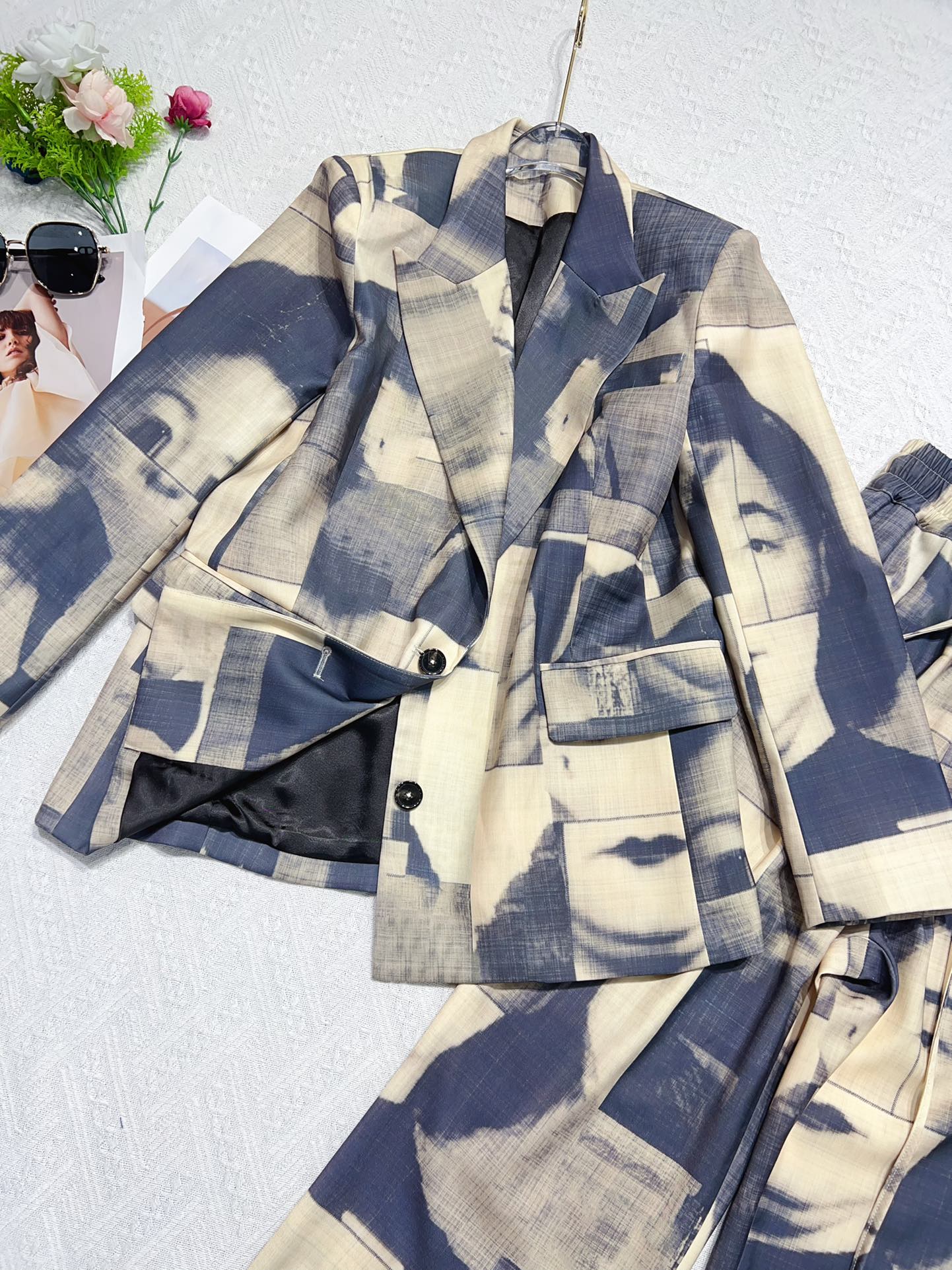 High-Quality Female Suit with Exchange Support and Big Money Potential - 图片 5