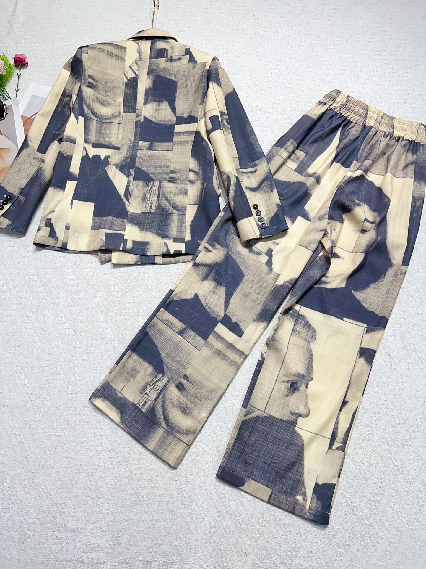 High-Quality Female Suit with Exchange Support and Big Money Potential - 图片 8