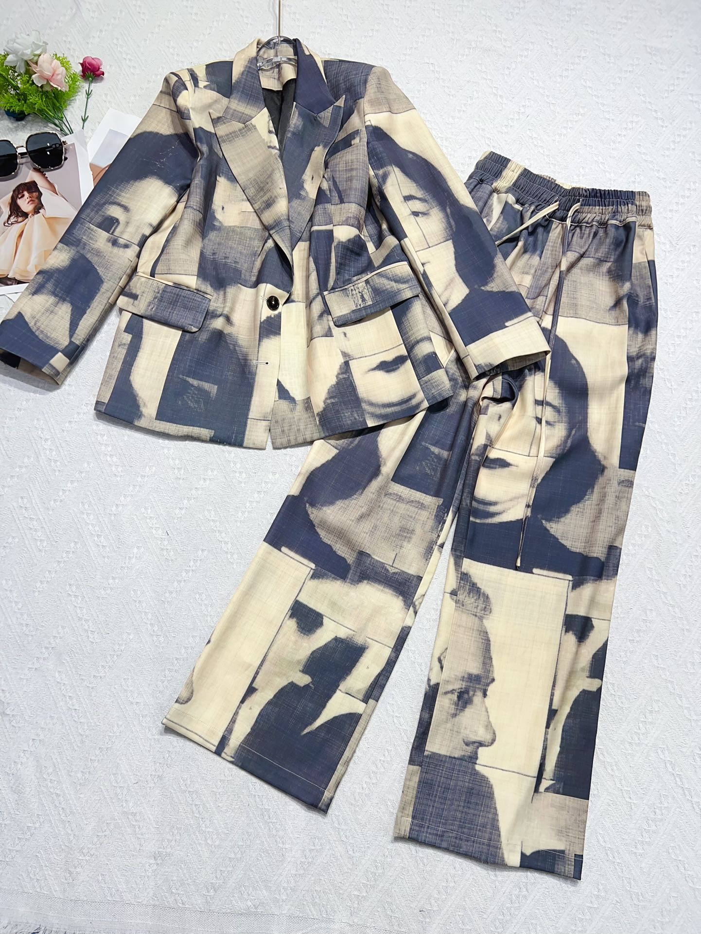 High-Quality Female Suit with Exchange Support and Big Money Potential - 图片 4