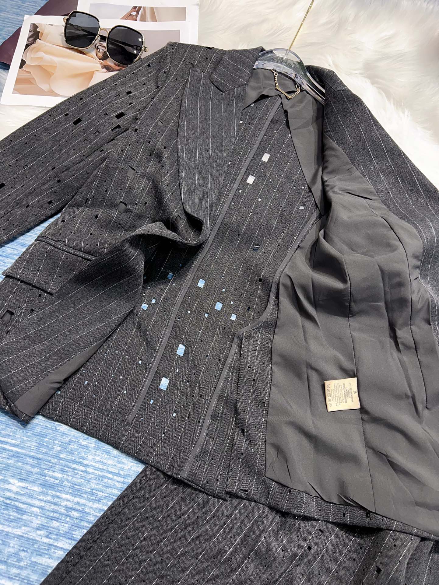 High-Quality Female Suit: P782 Support for Exchange, Packaged MM6 Zenium - 图片 7