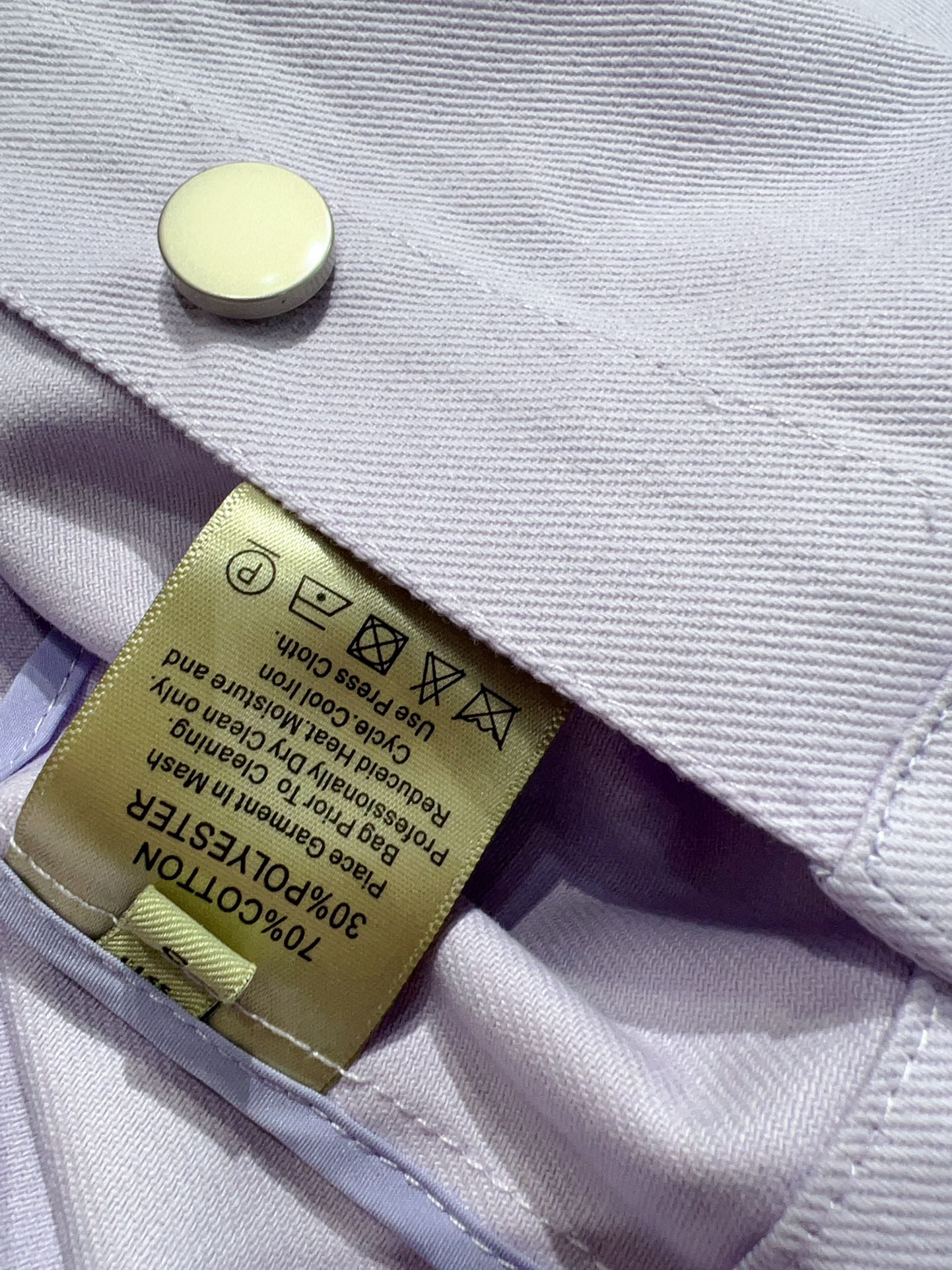 “High-Quality Female Suit for Acne Control and Style with Tweed Details” - 图片 7
