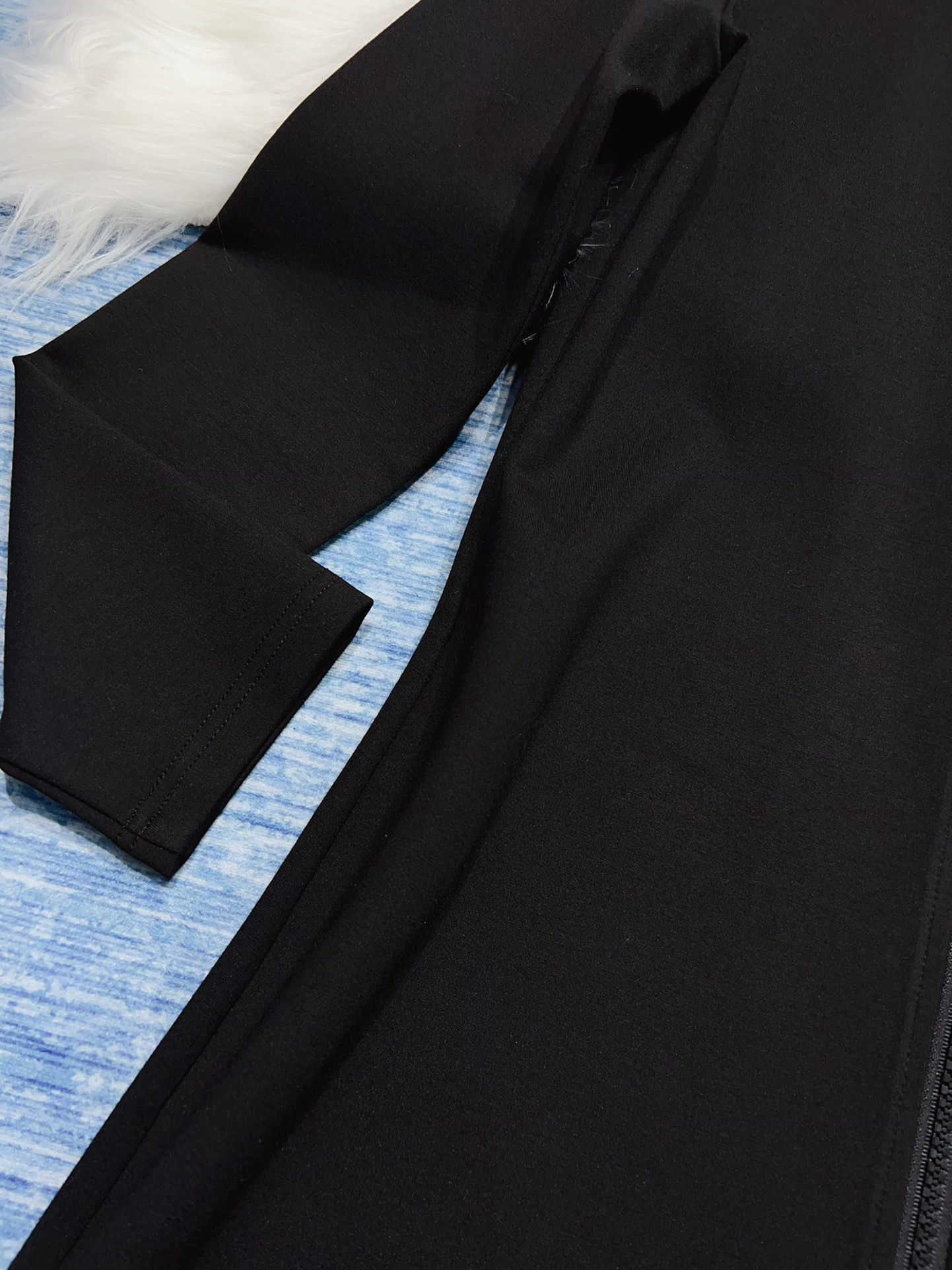 High-Quality Women’s Clothes: Long-Sleeved Skirts and Bras in Various Sizes and Colors. - 图片 6