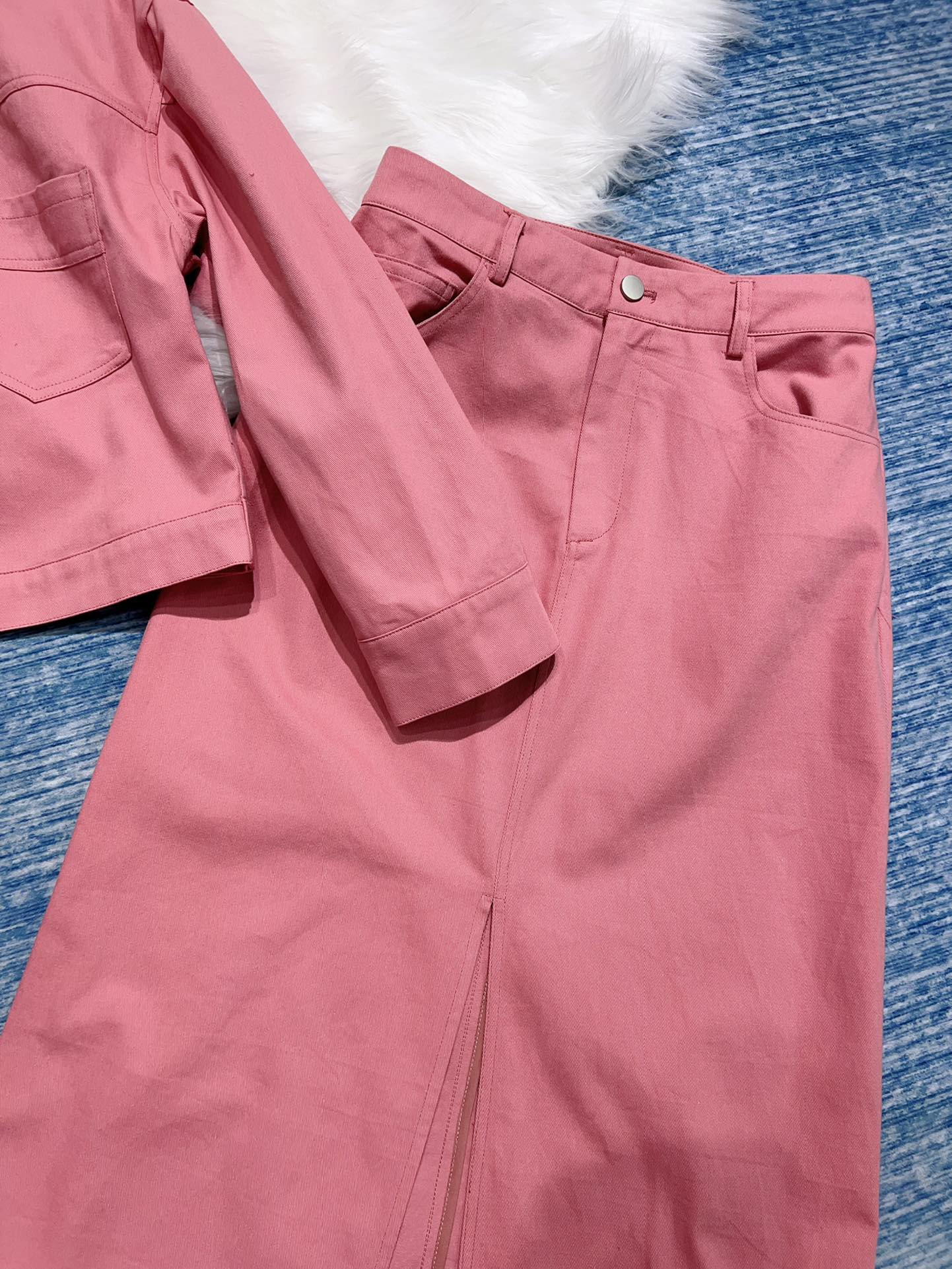 High-Quality Women’s Clothing: Stylish Two-Color Jacket and Skirt Set in Peach Pink and Clove Purple - 图片 6