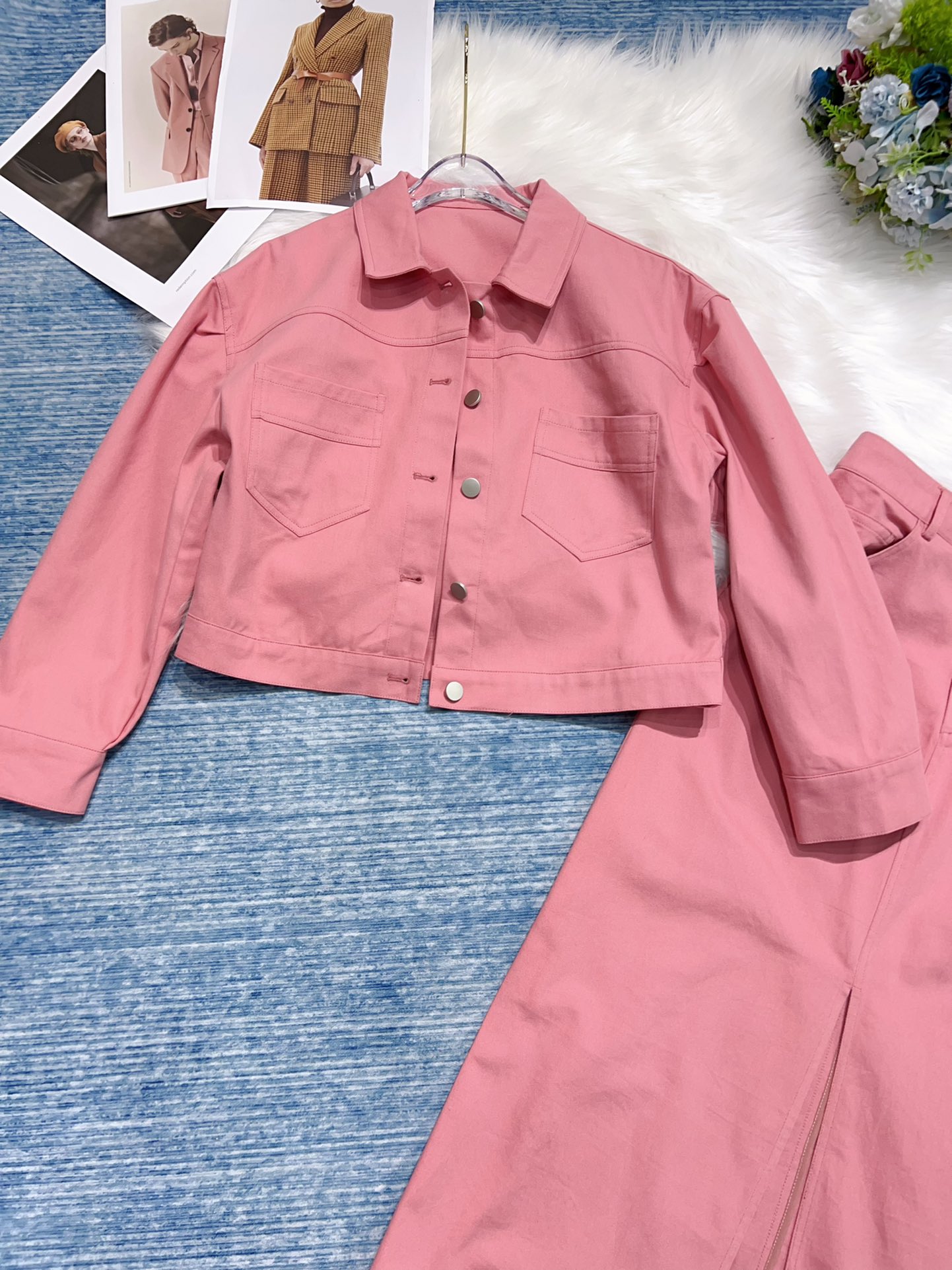 High-Quality Women’s Clothing: Stylish Two-Color Jacket and Skirt Set in Peach Pink and Clove Purple - 图片 5