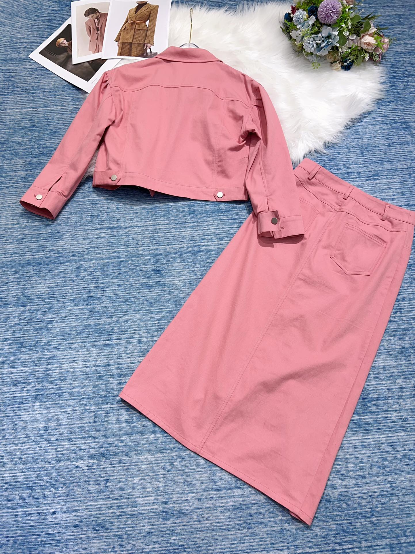 High-Quality Women’s Clothing: Stylish Two-Color Jacket and Skirt Set in Peach Pink and Clove Purple - 图片 9