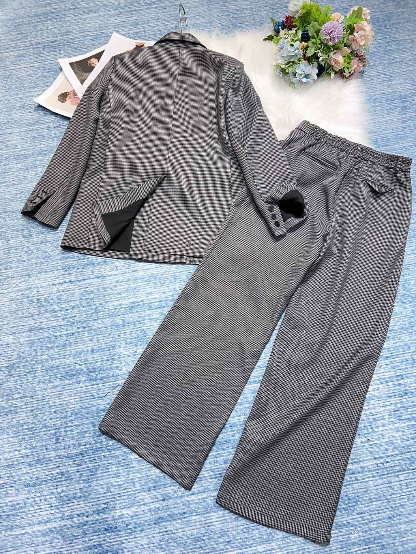 High-Quality Female Suit with Cotton Swirling Fabric and L-Coded Bras Support - 图片 9