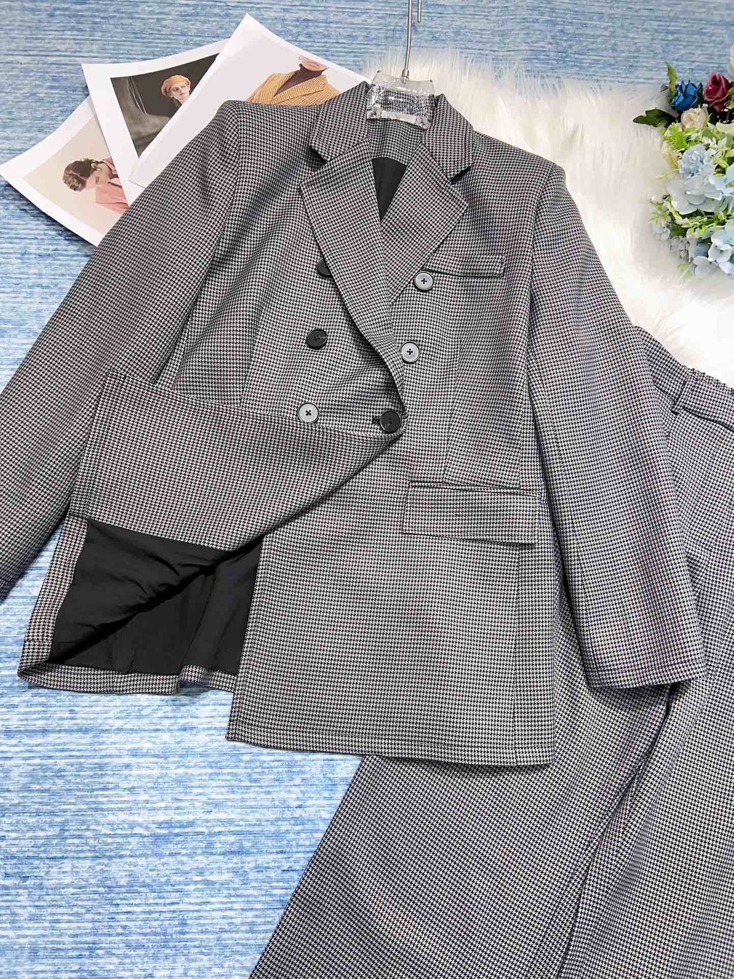 High-Quality Female Suit with Cotton Swirling Fabric and L-Coded Bras Support - 图片 5