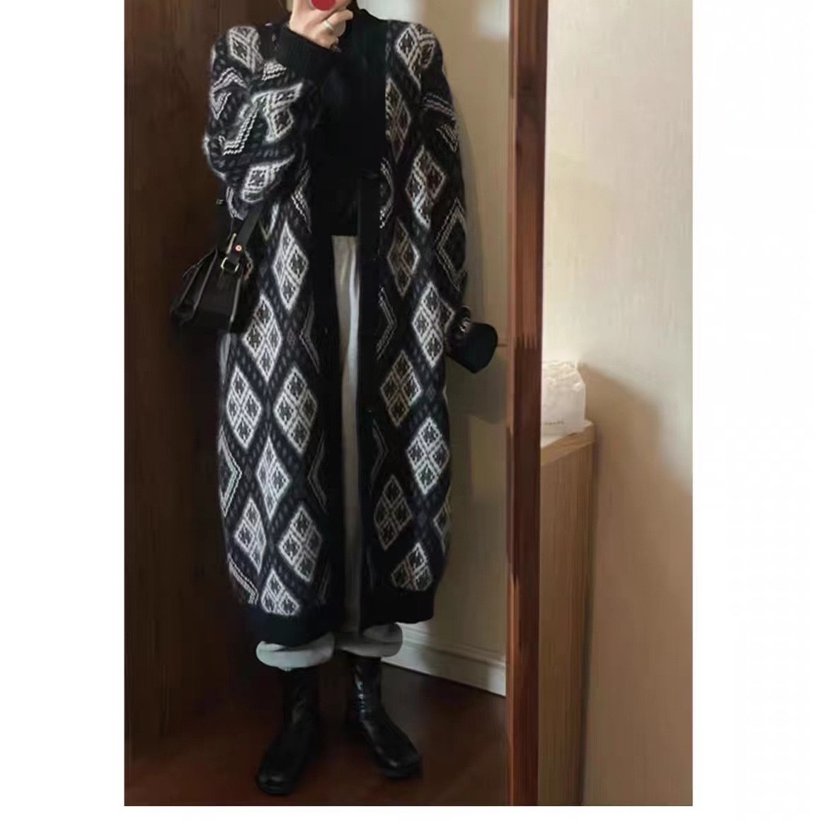 Trendy Women’s Outfits with Sanchti, Korean Coat and Knitwear for Fall/Winter. - 图片 2