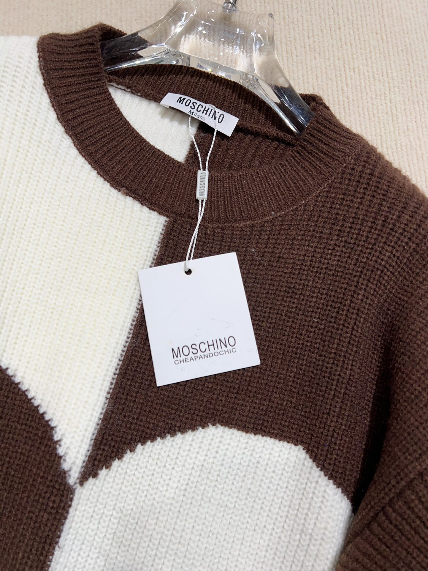 High-Quality Women’s Suit with Moscino: Support Exchange, Full-Colored Sweater, Wool Knit, SMLXL Sizes. - 图片 4
