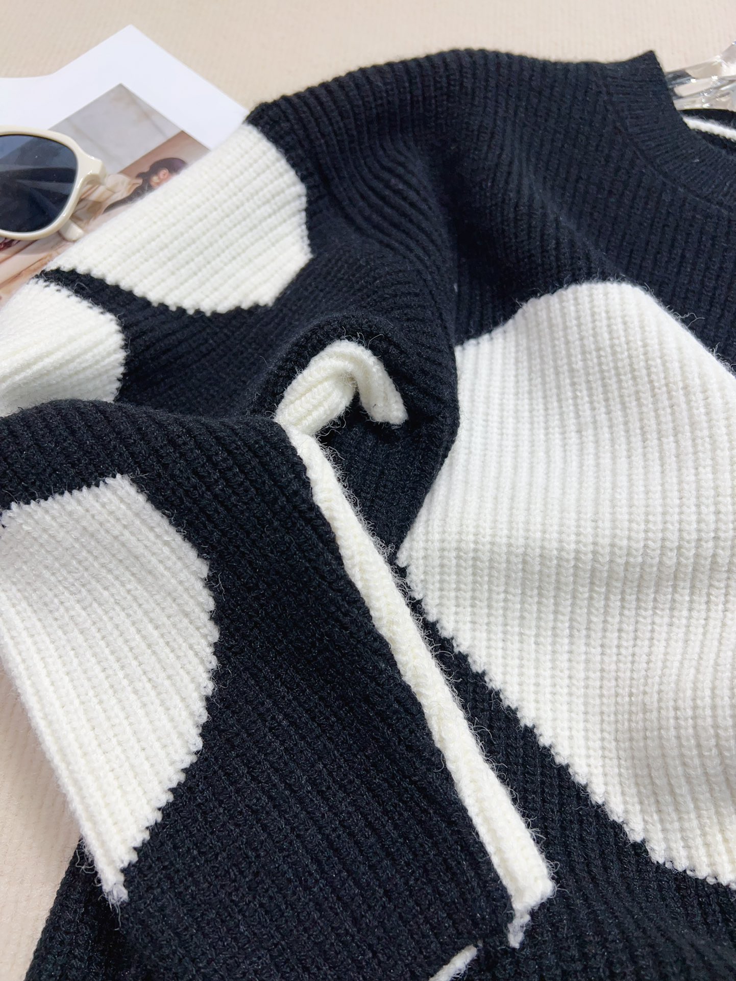 High-Quality Women’s Suit and Colorful Sweater Support for Exchange Available - 图片 6