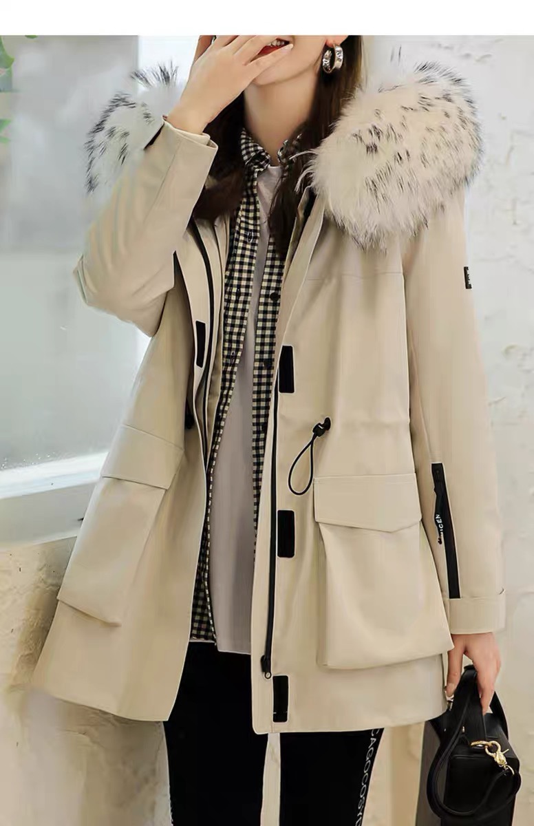 Moncler Women’s Suit with Dust Bag: P805 Support for Winter Tweezer Tool