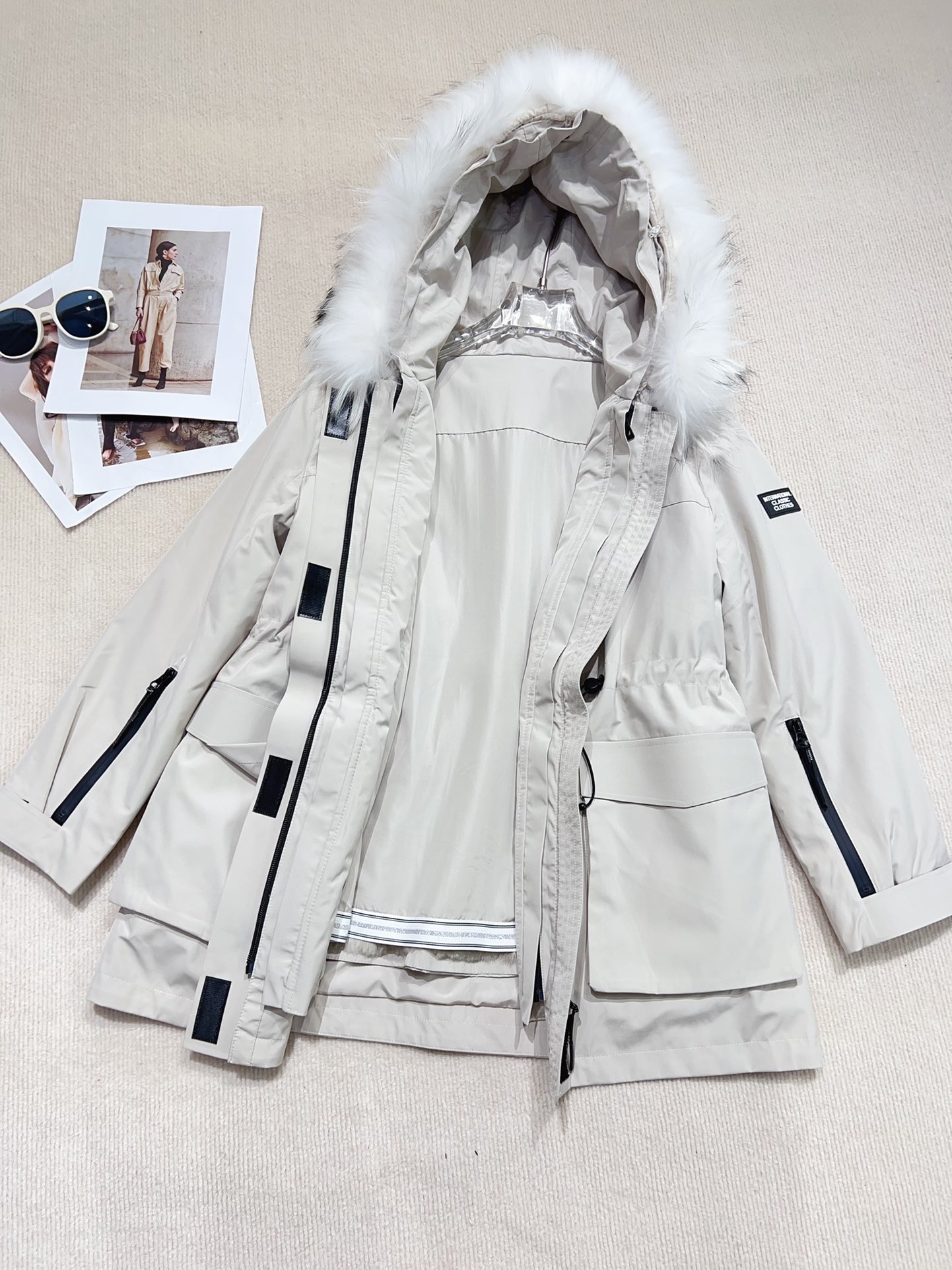 “Moncler Women’s Suit with Dust Bag and Tweezer for Winter Rabbit Hair Removal” - 图片 5
