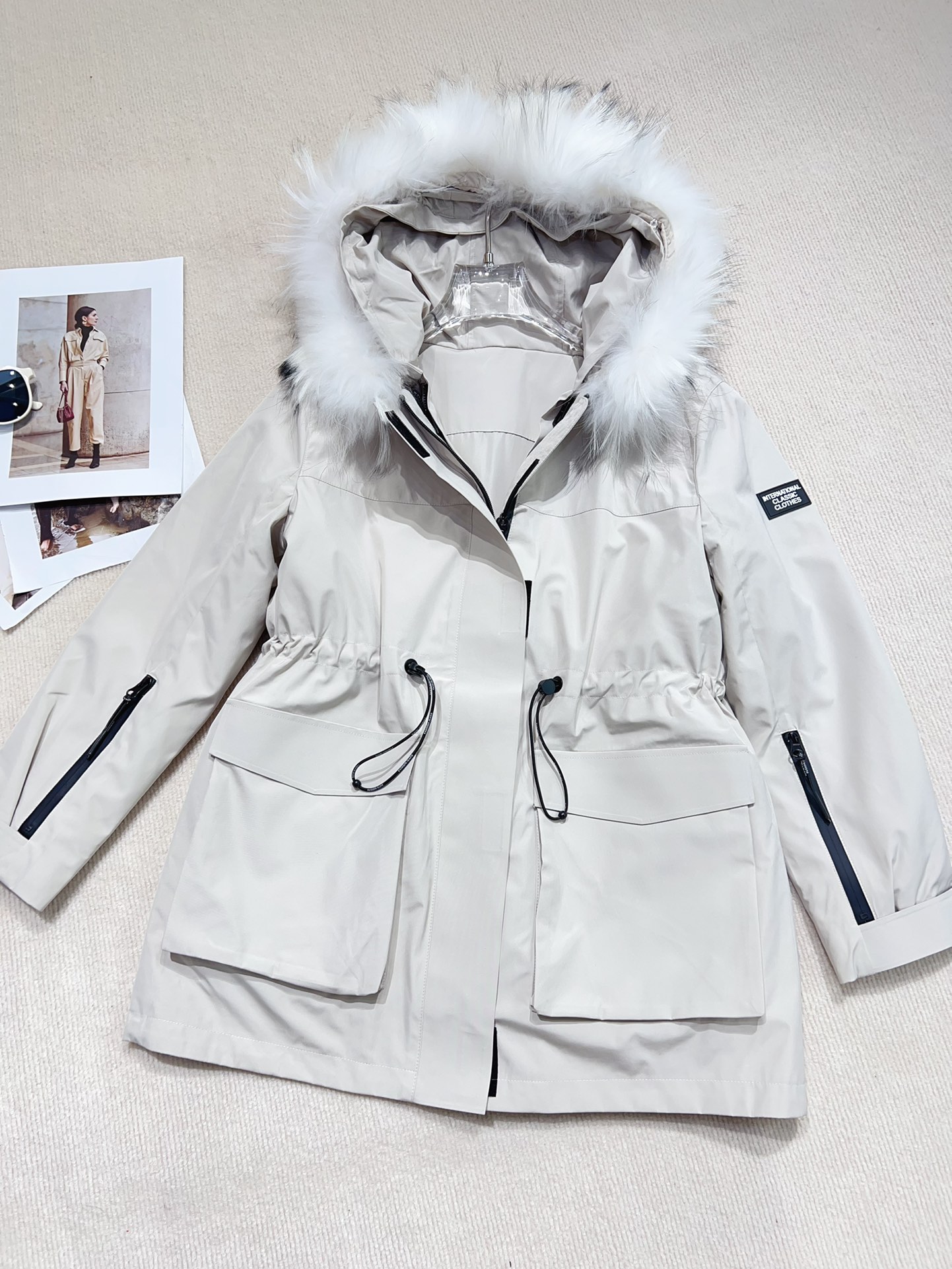 “Moncler Women’s Suit with Dust Bag and Tweezer for Winter Rabbit Hair Removal” - 图片 4