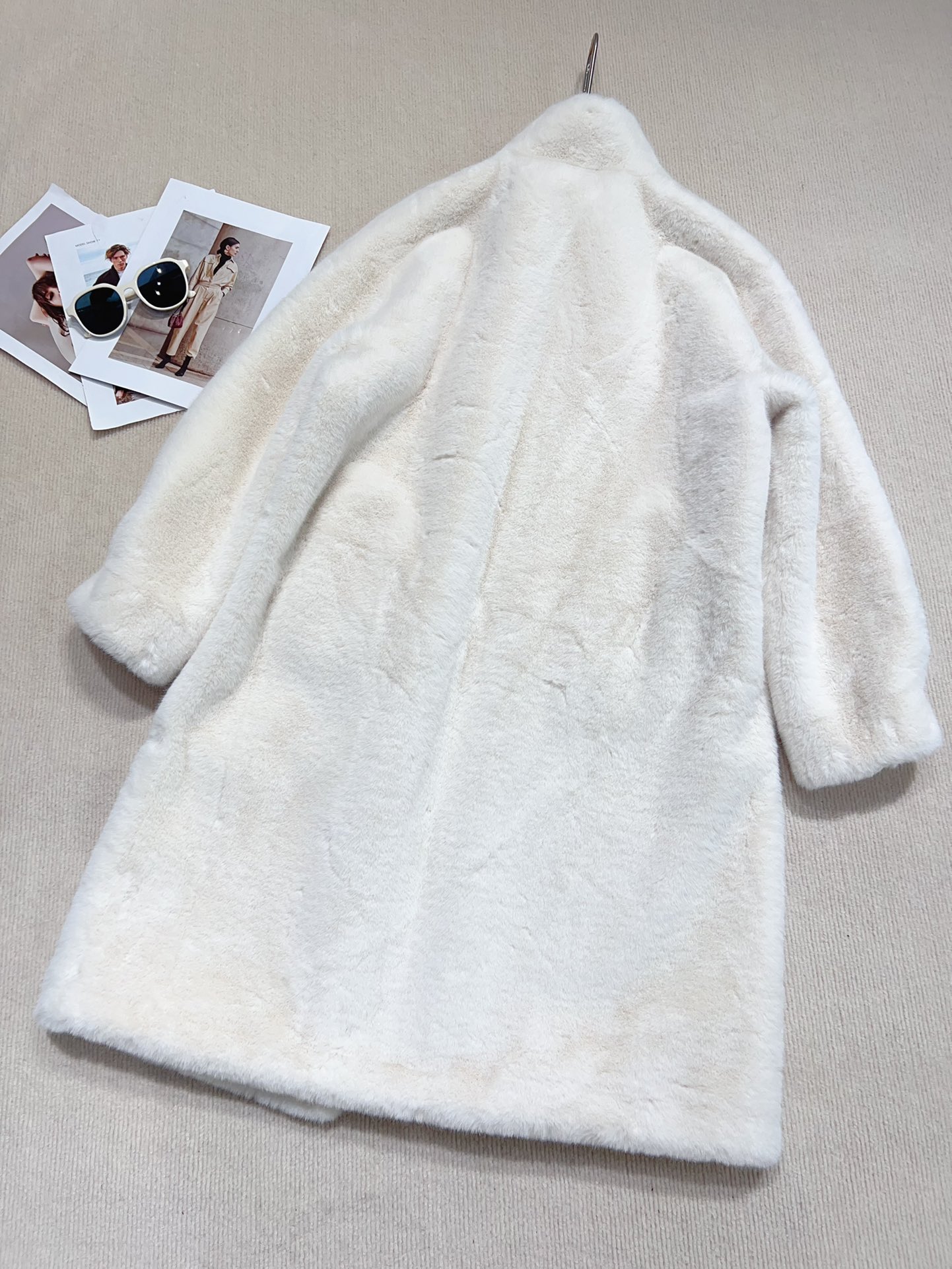 2024 Autumn/Winter Women’s Fashion: Fur Coats, Suits, Dustproof Bags – P598 Support Swaps - 图片 8