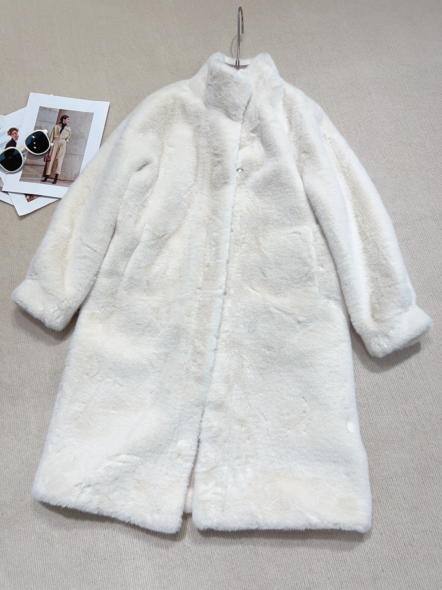 2024 Autumn/Winter Women’s Fashion: Fur Coats, Suits, Dustproof Bags – P598 Support Swaps - 图片 5